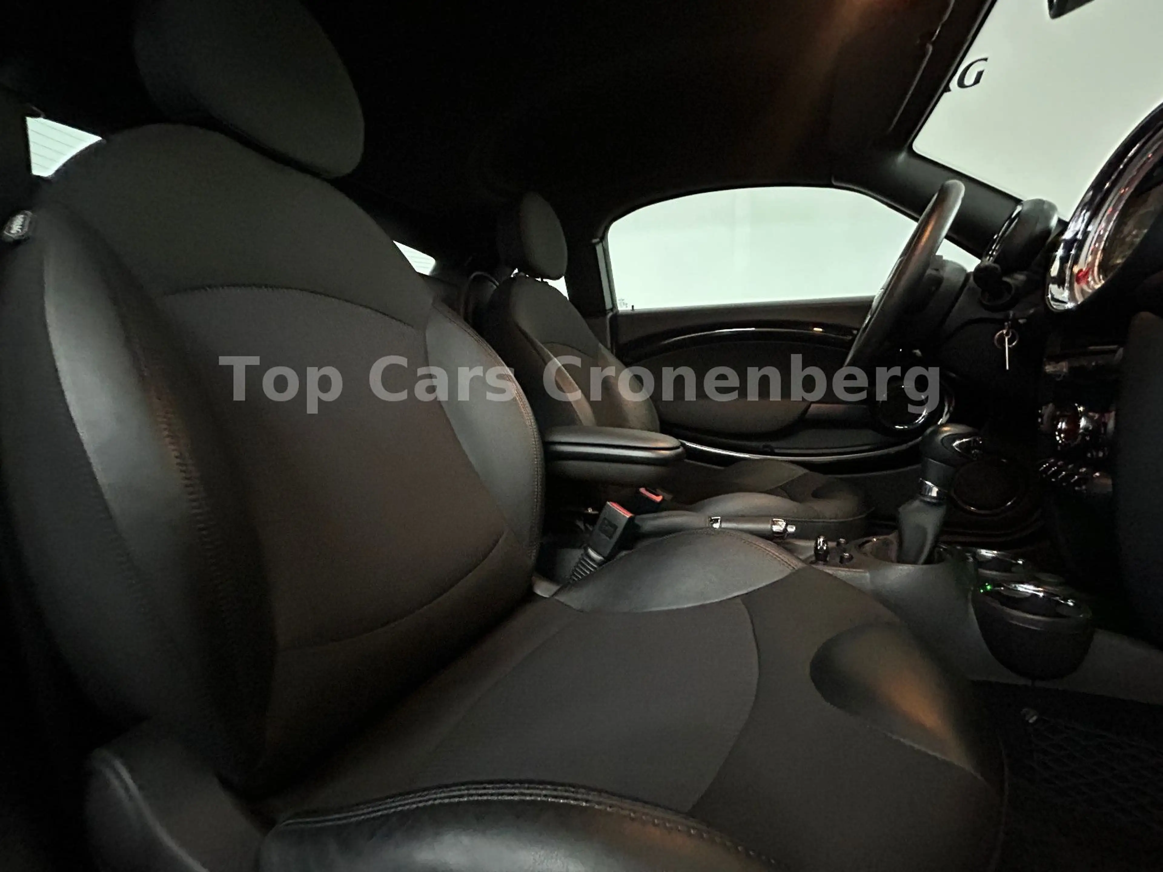 MINI Cooper Coupe 1.6*Automatik*Leder*Bi-Xenon*Navi* — photo 6