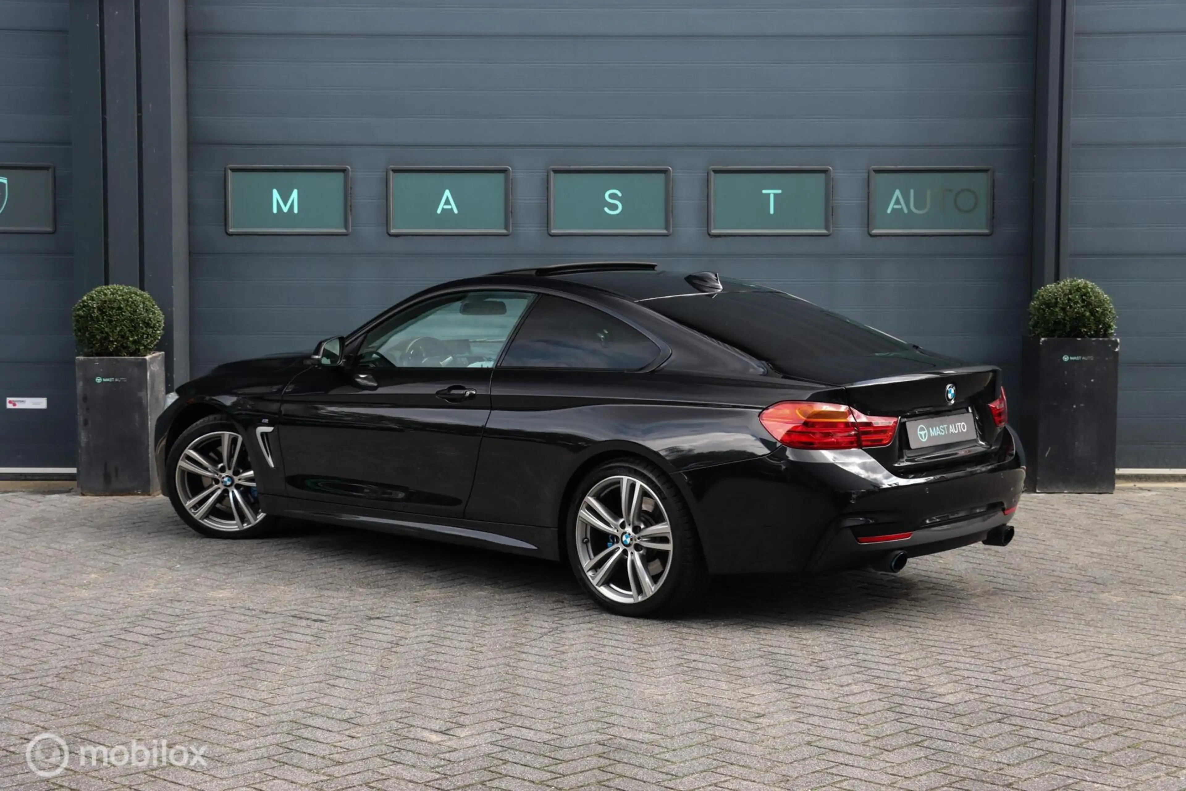 BMW 435 4-serie Coupé 435i xDrive High Executive — photo 12