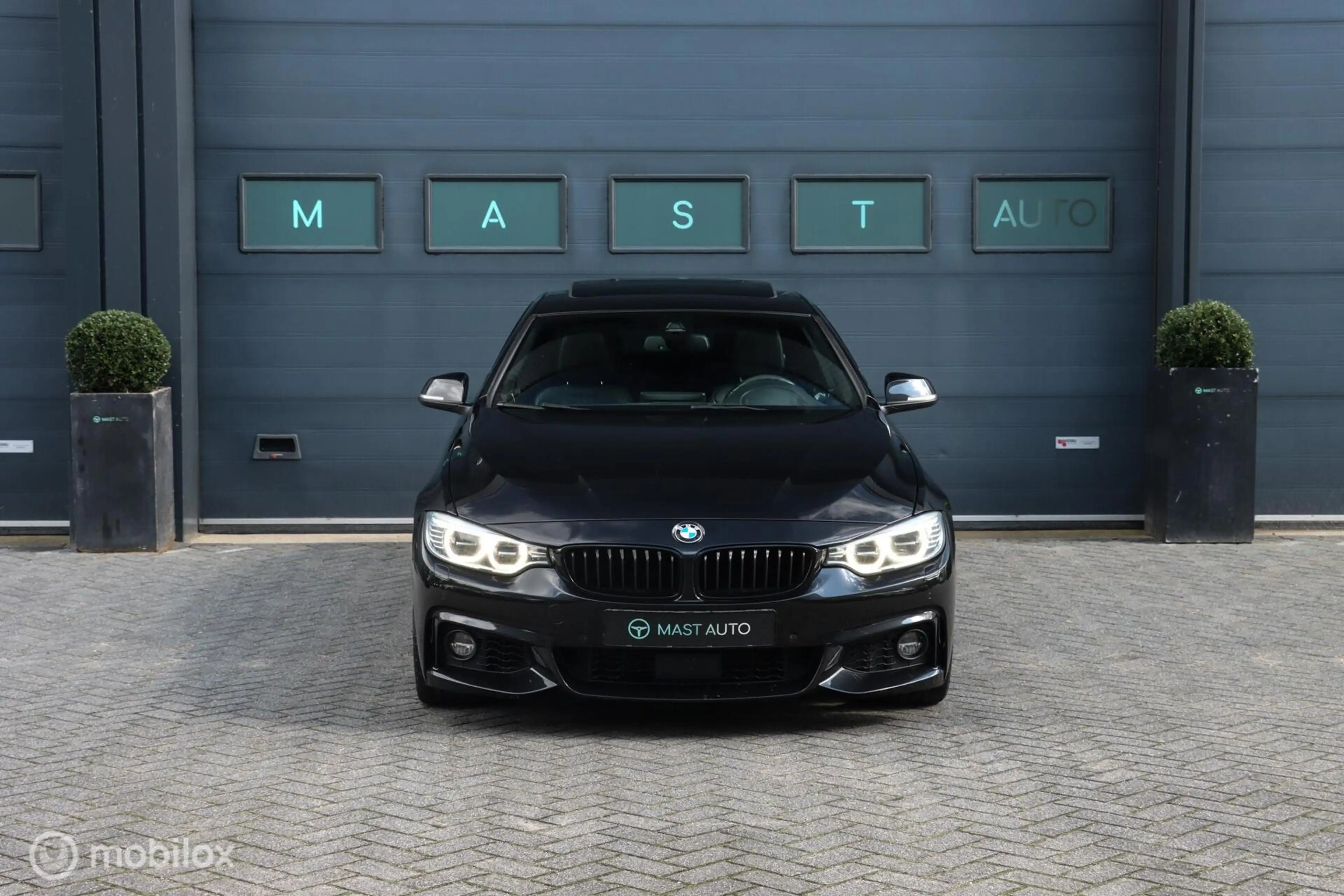 BMW 435 4-serie Coupé 435i xDrive High Executive — photo 2