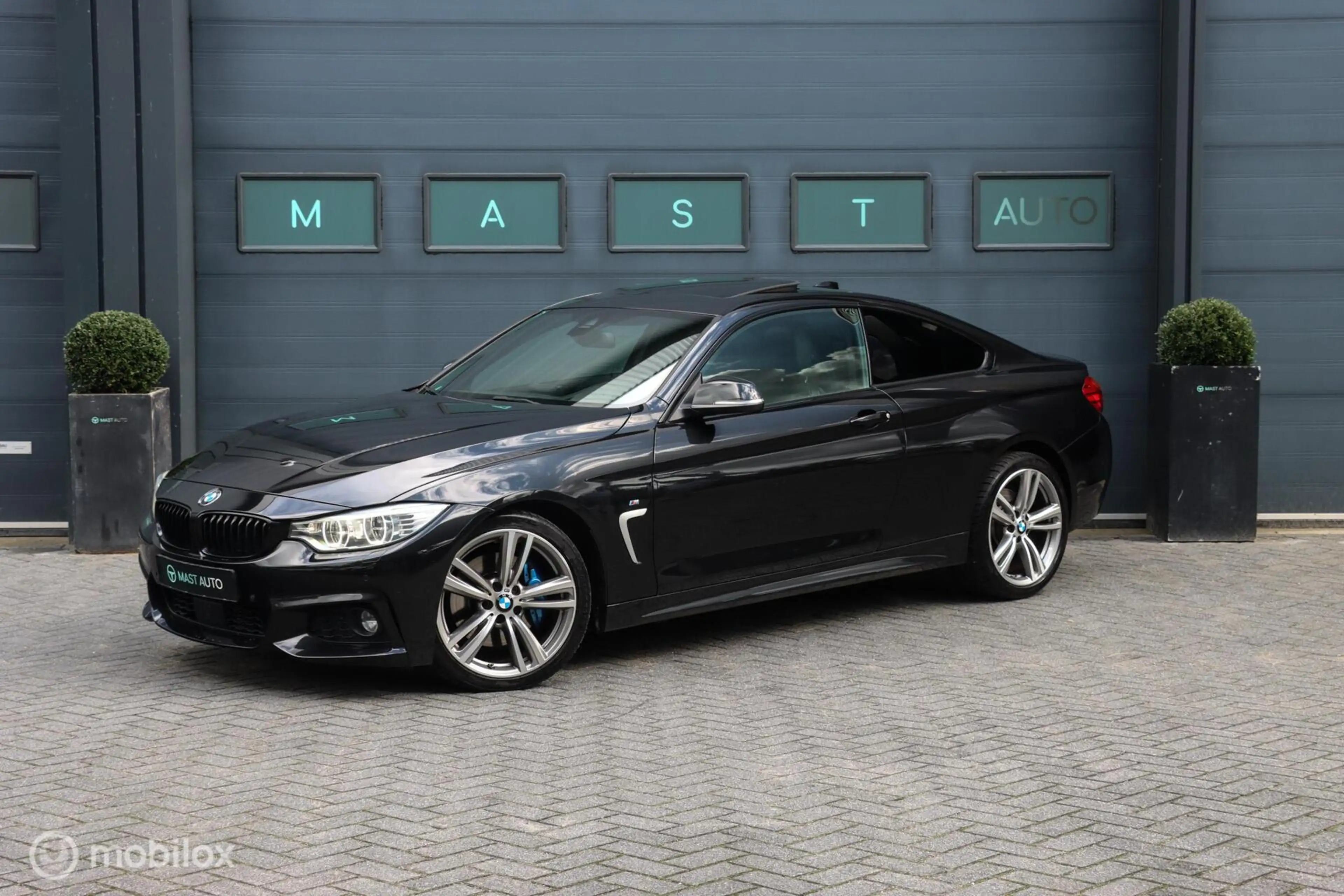 BMW 435 4-serie Coupé 435i xDrive High Executive