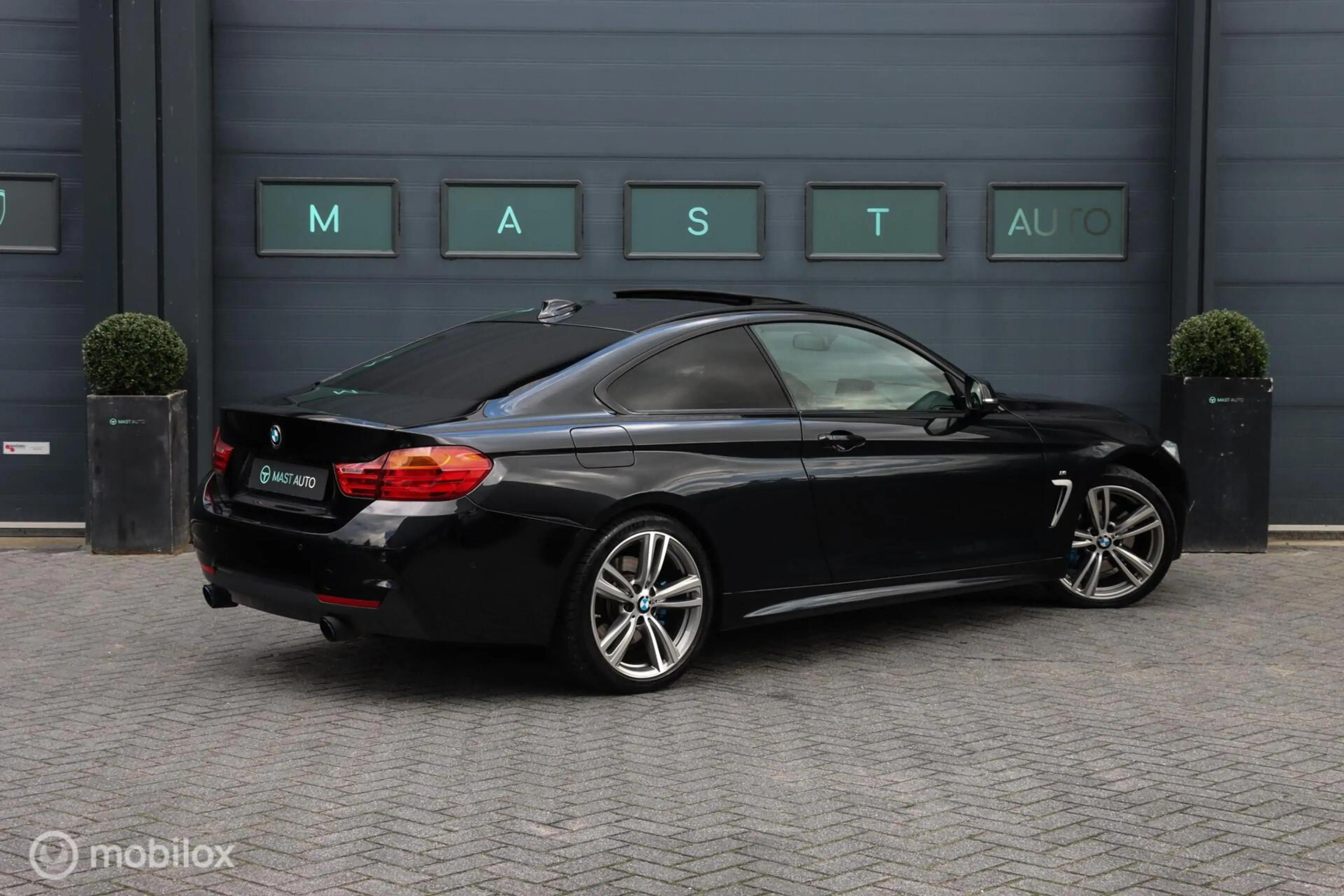 BMW 435 4-serie Coupé 435i xDrive High Executive — photo 8