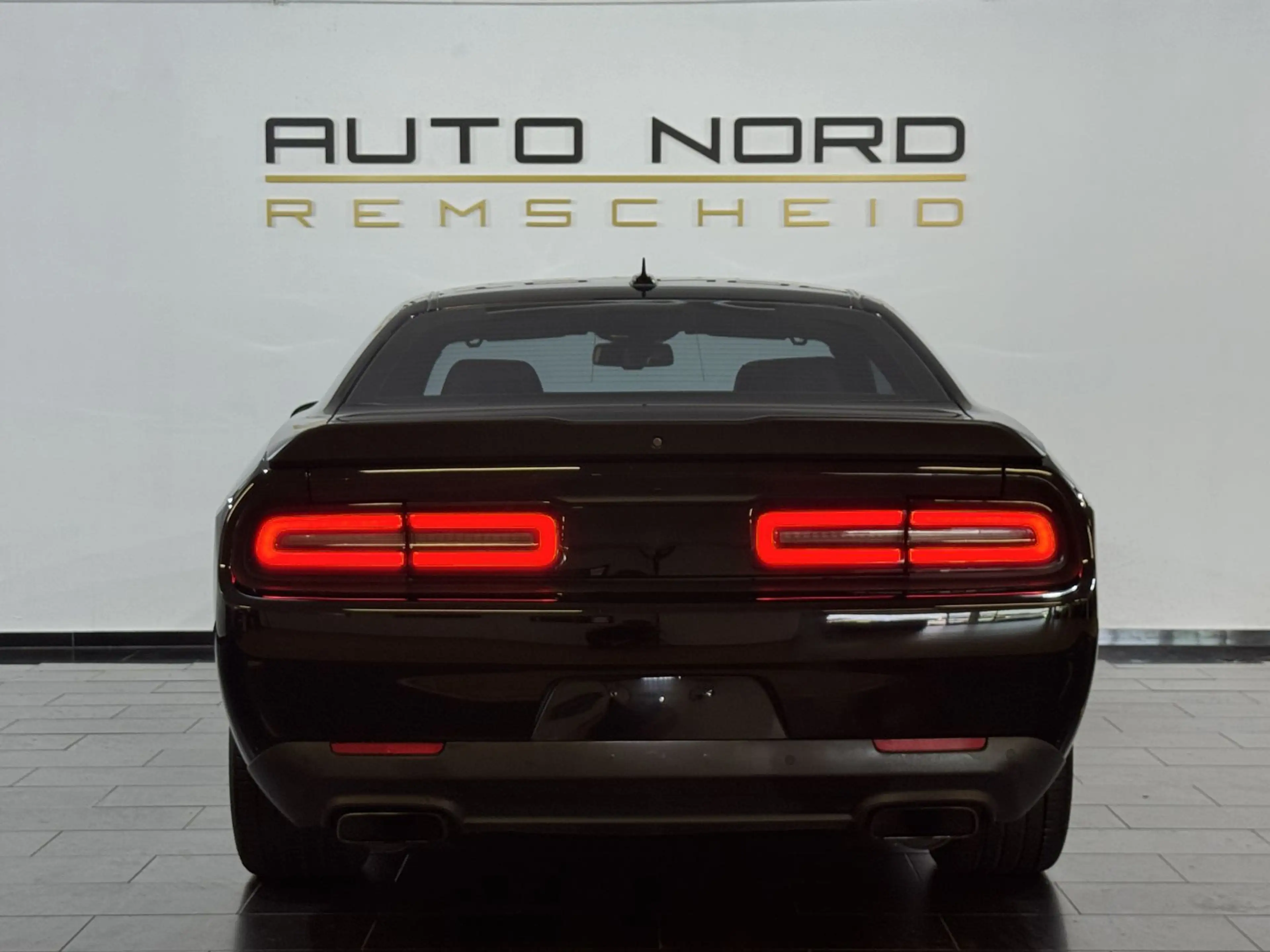 Dodge Challenger 6.4 Hemi *Kamera*Navi*CarPlay* — photo 10