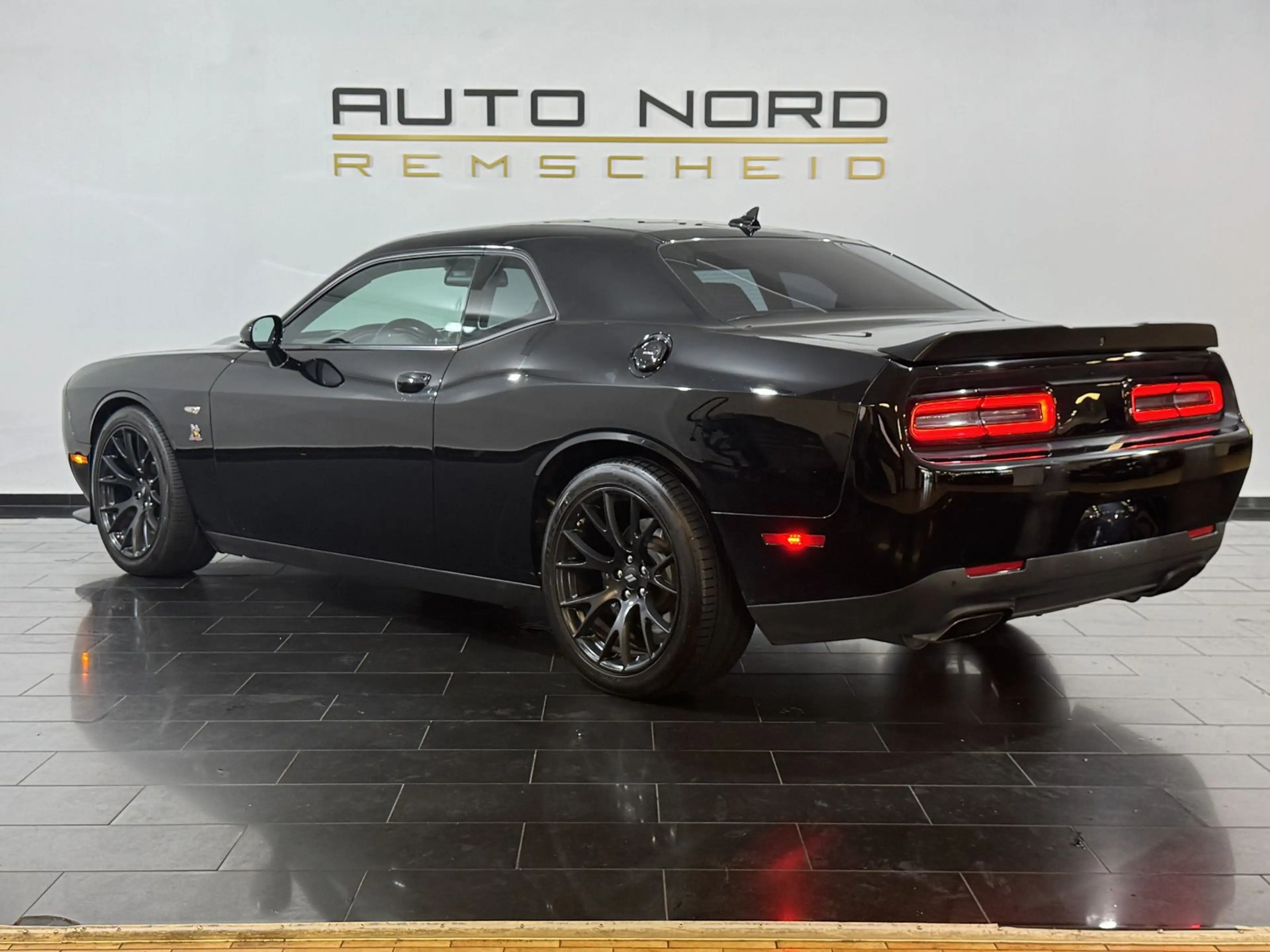Dodge Challenger 6.4 Hemi *Kamera*Navi*CarPlay* — photo 11
