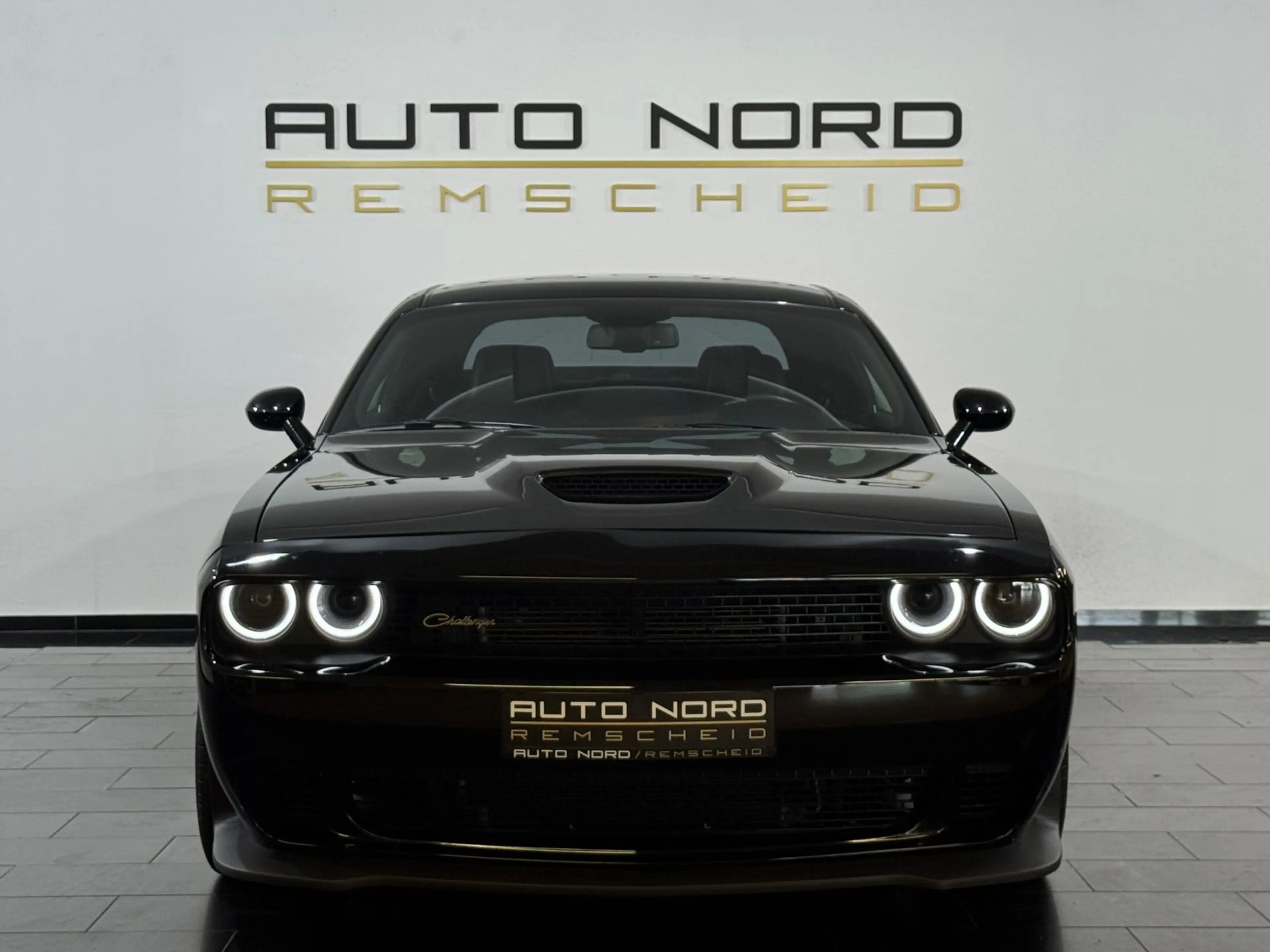 Dodge Challenger 6.4 Hemi *Kamera*Navi*CarPlay* — photo 2