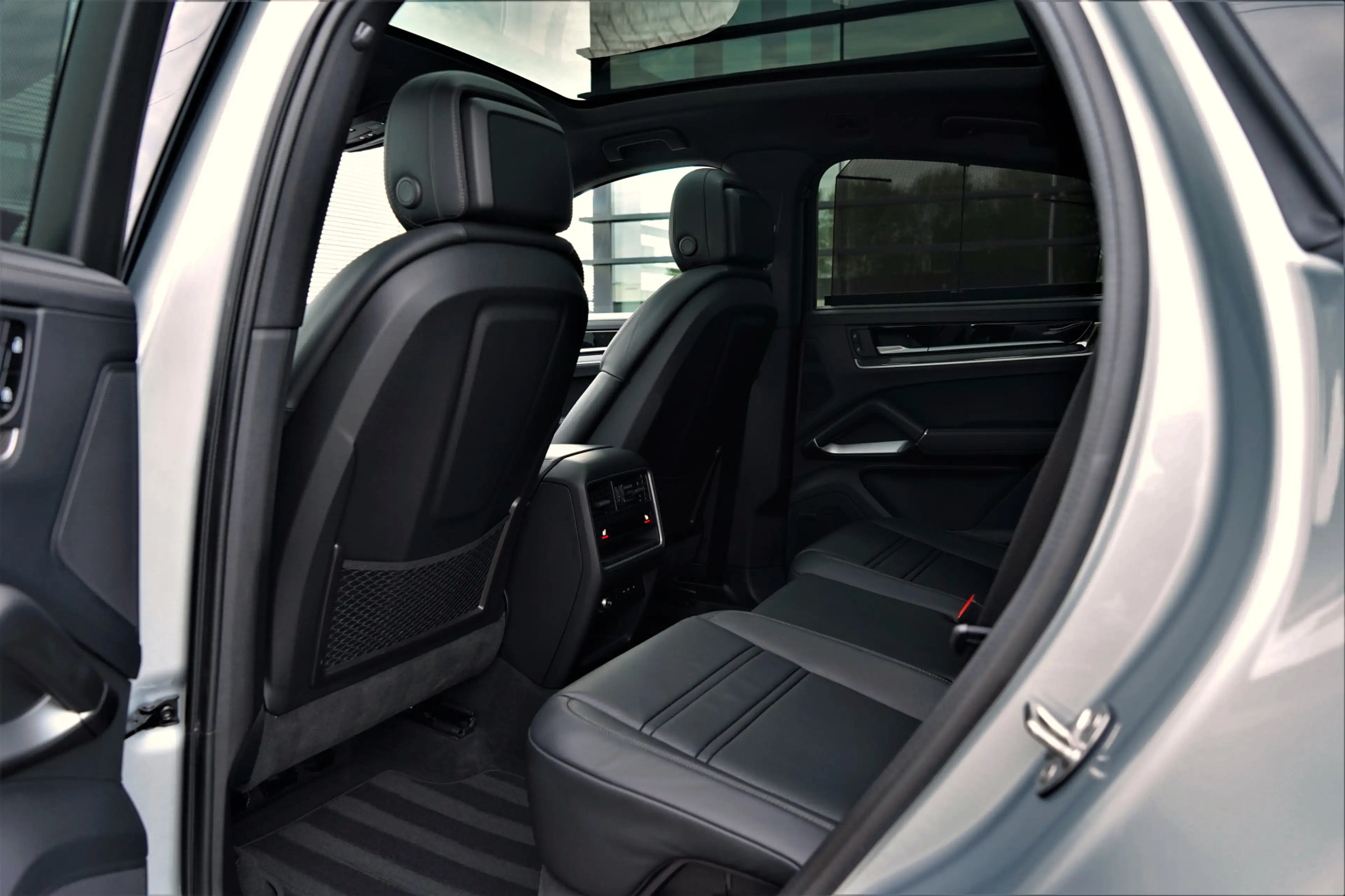 Porsche Cayenne Coupé 3.0 E-Hybrid SportDesign SoftClose Head-up C — photo 10