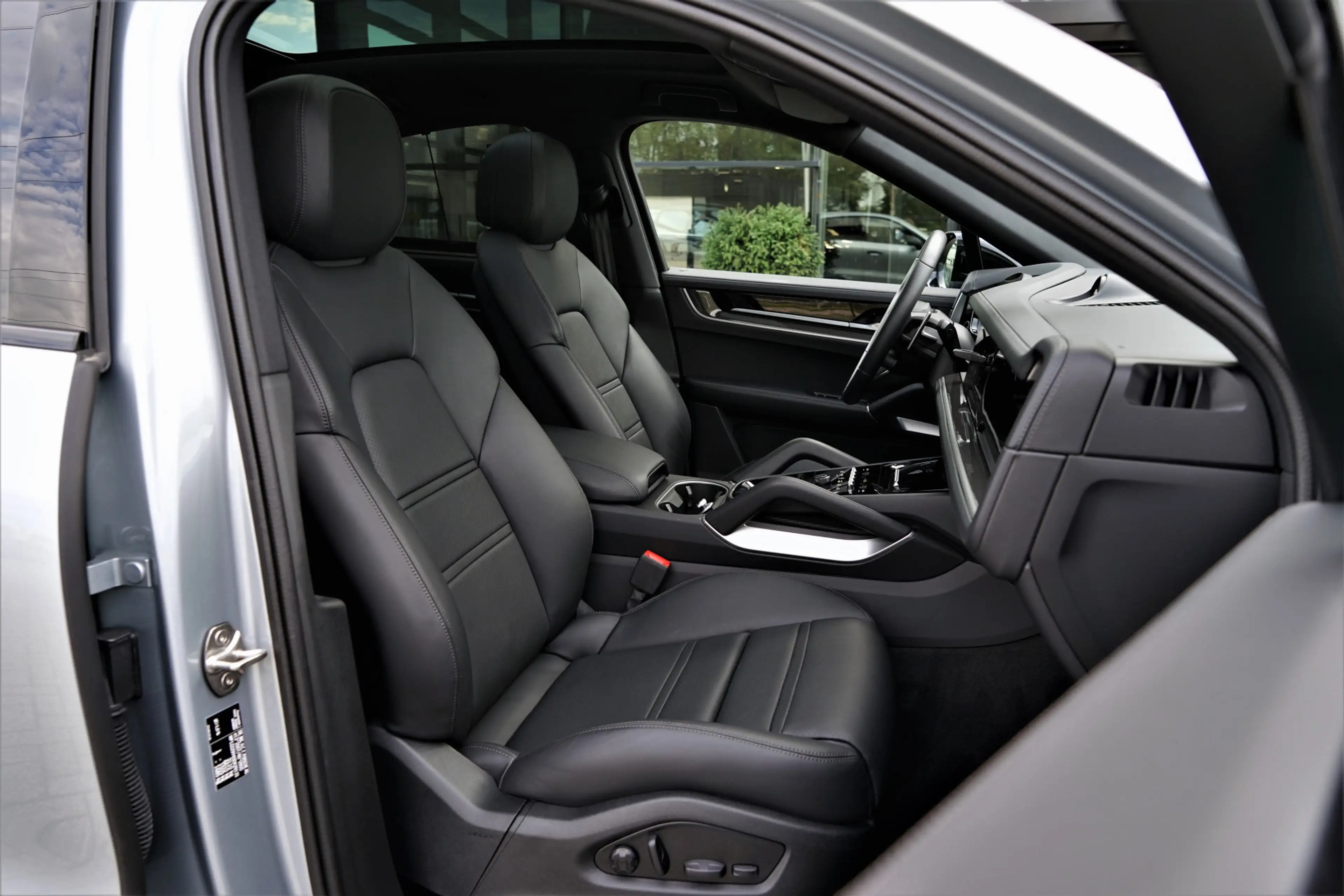 Porsche Cayenne Coupé 3.0 E-Hybrid SportDesign SoftClose Head-up C — photo 4