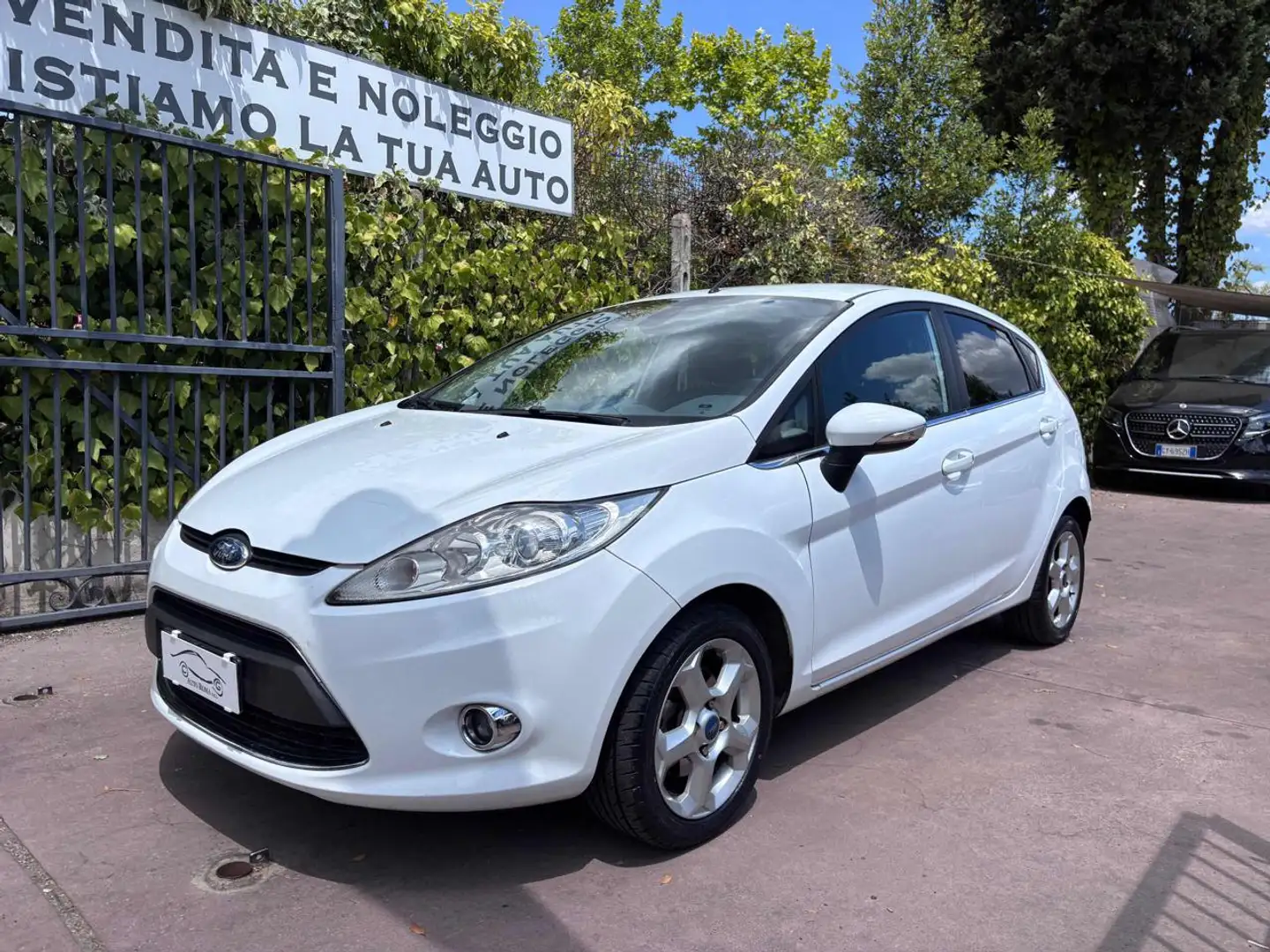 Ford Fiesta 1.4 5 porte Bz.- GPL Titanium UNIPRO Bianco - 1