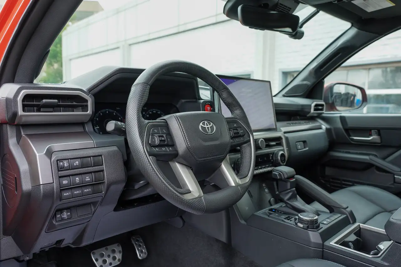 Toyota Tacoma снимка Toyota Tacoma