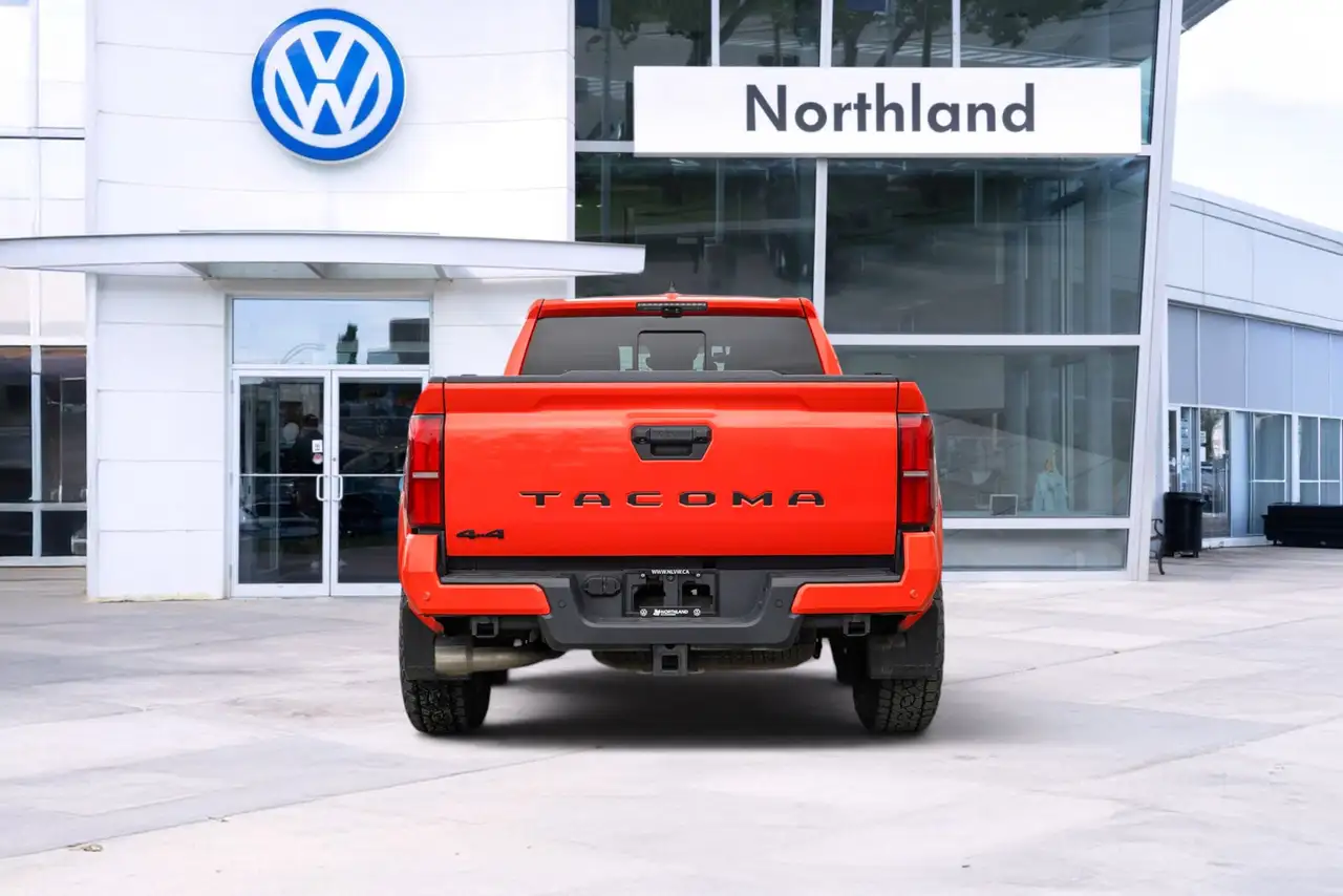 Toyota Tacoma снимка Toyota Tacoma