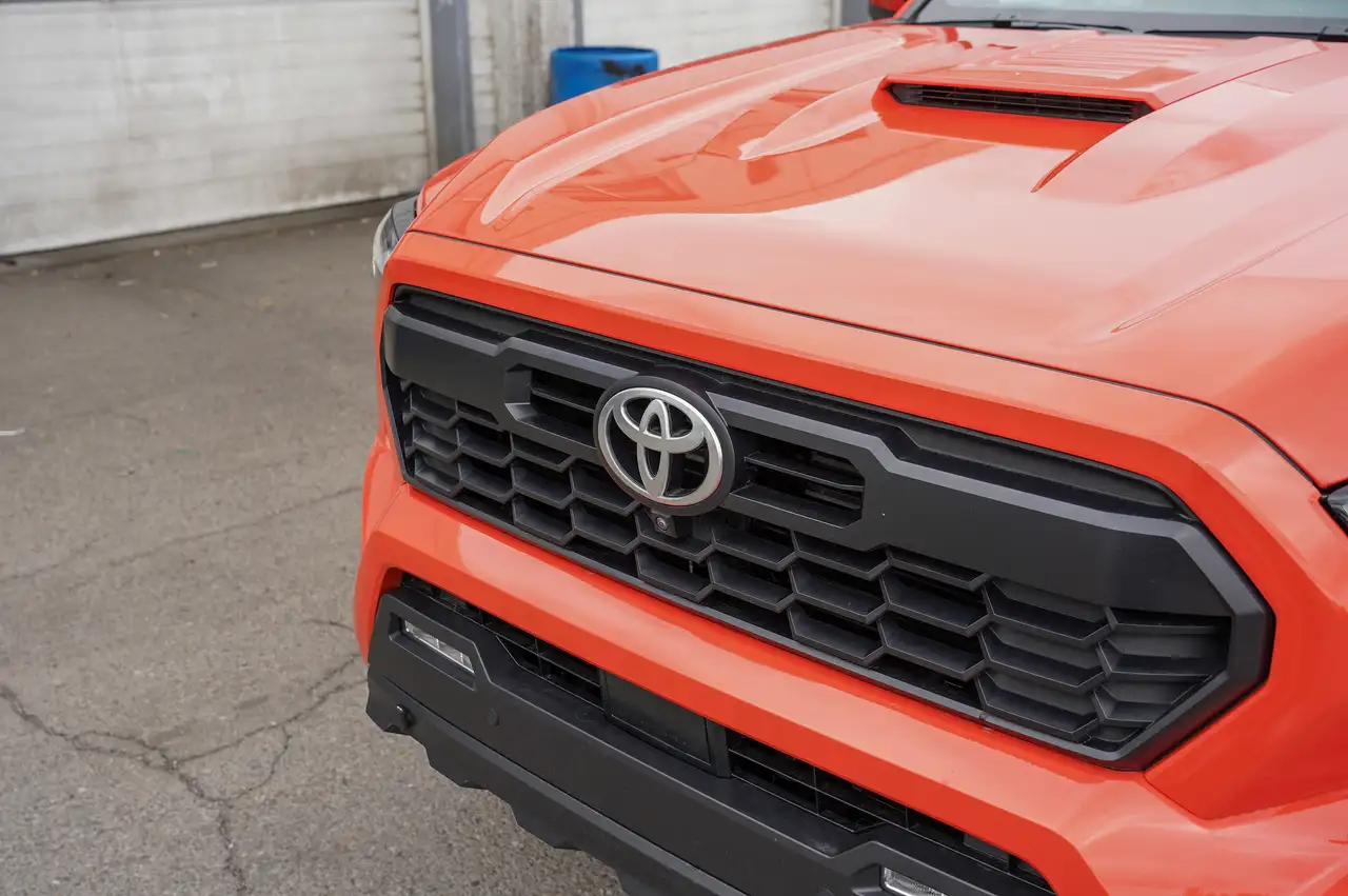 Toyota Tacoma снимка Toyota Tacoma