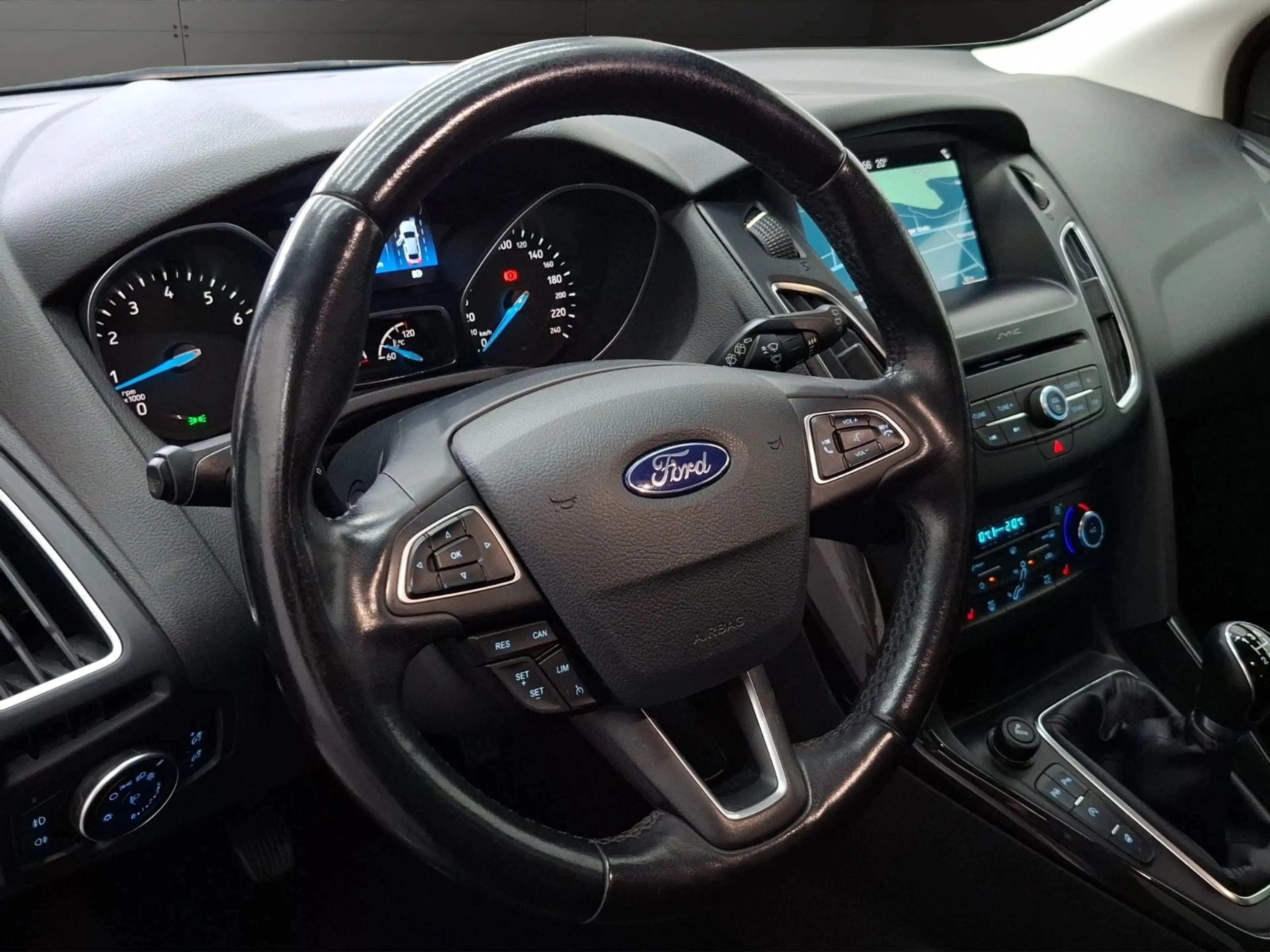 Ford Focus Lim. Titanium ZAHNRIEMEN NEU Navi Tempomat — photo 10