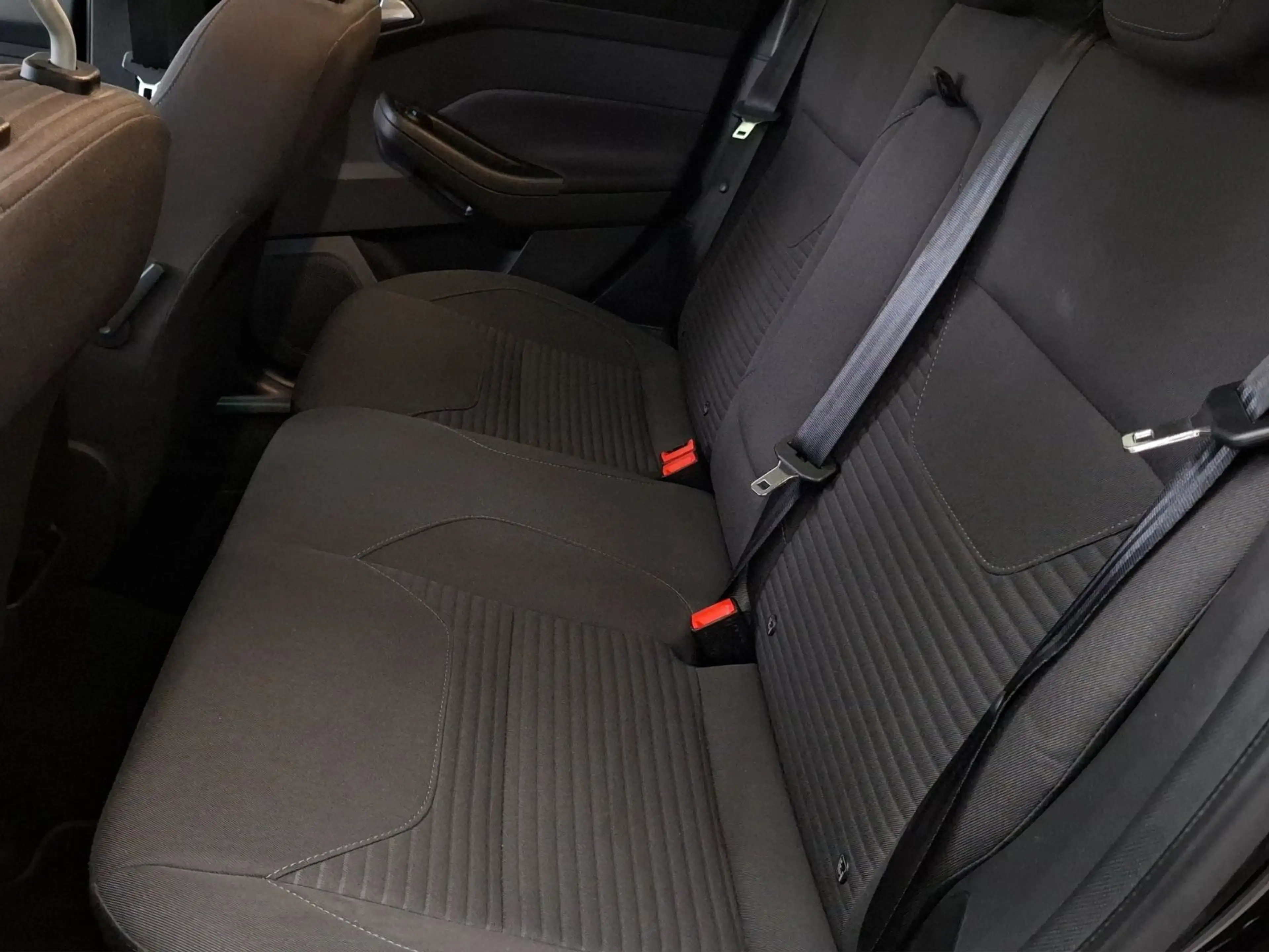 Ford Focus Lim. Titanium ZAHNRIEMEN NEU Navi Tempomat — photo 15