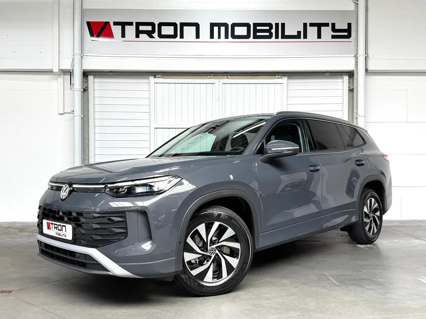 Volkswagen Tayron Tayron 1.5 eTSI DSG Life 7-Zpl CAM*DAB*CARPLAY*ACC Grigio - 1