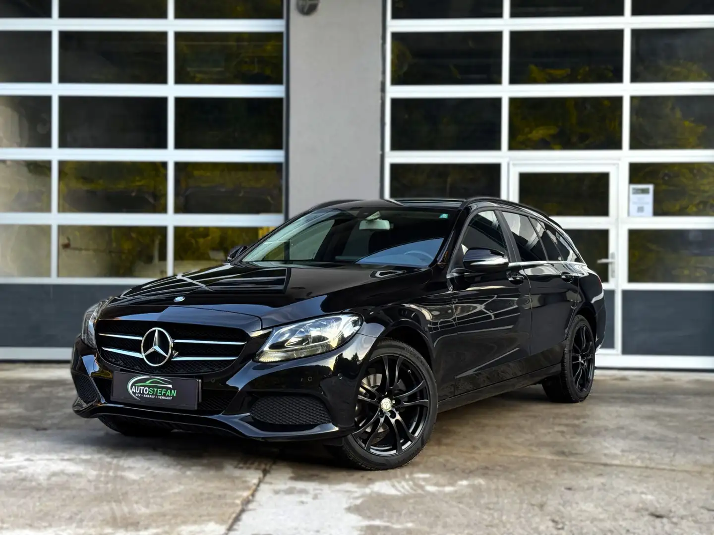 Mercedes-Benz C 180 T-Modell BlueTEC / NAVI / PARKTRONIC / METALLIC Schwarz - 1