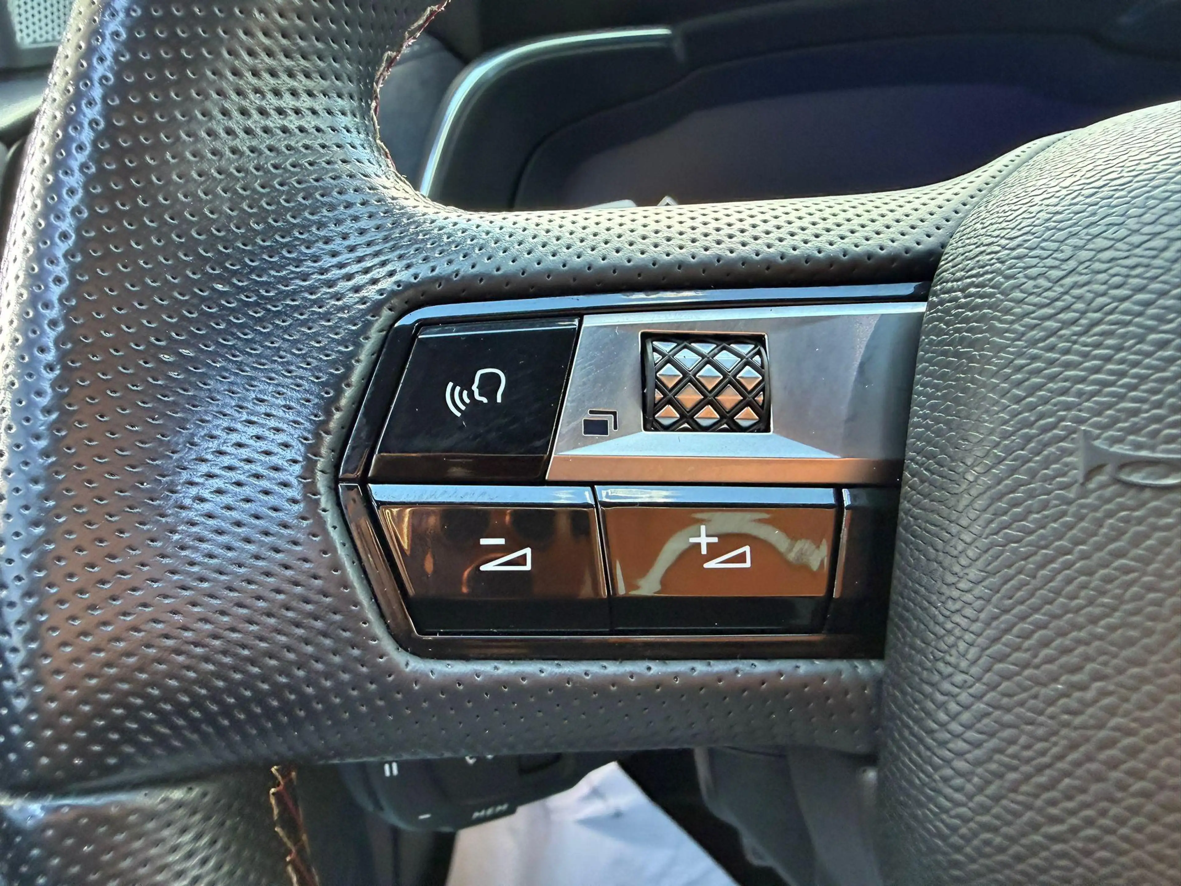 DS Automobiles DS 7 Crossback E-Tense Performance Line AFNEEMBARE TREKHAAK | STA — photo 17