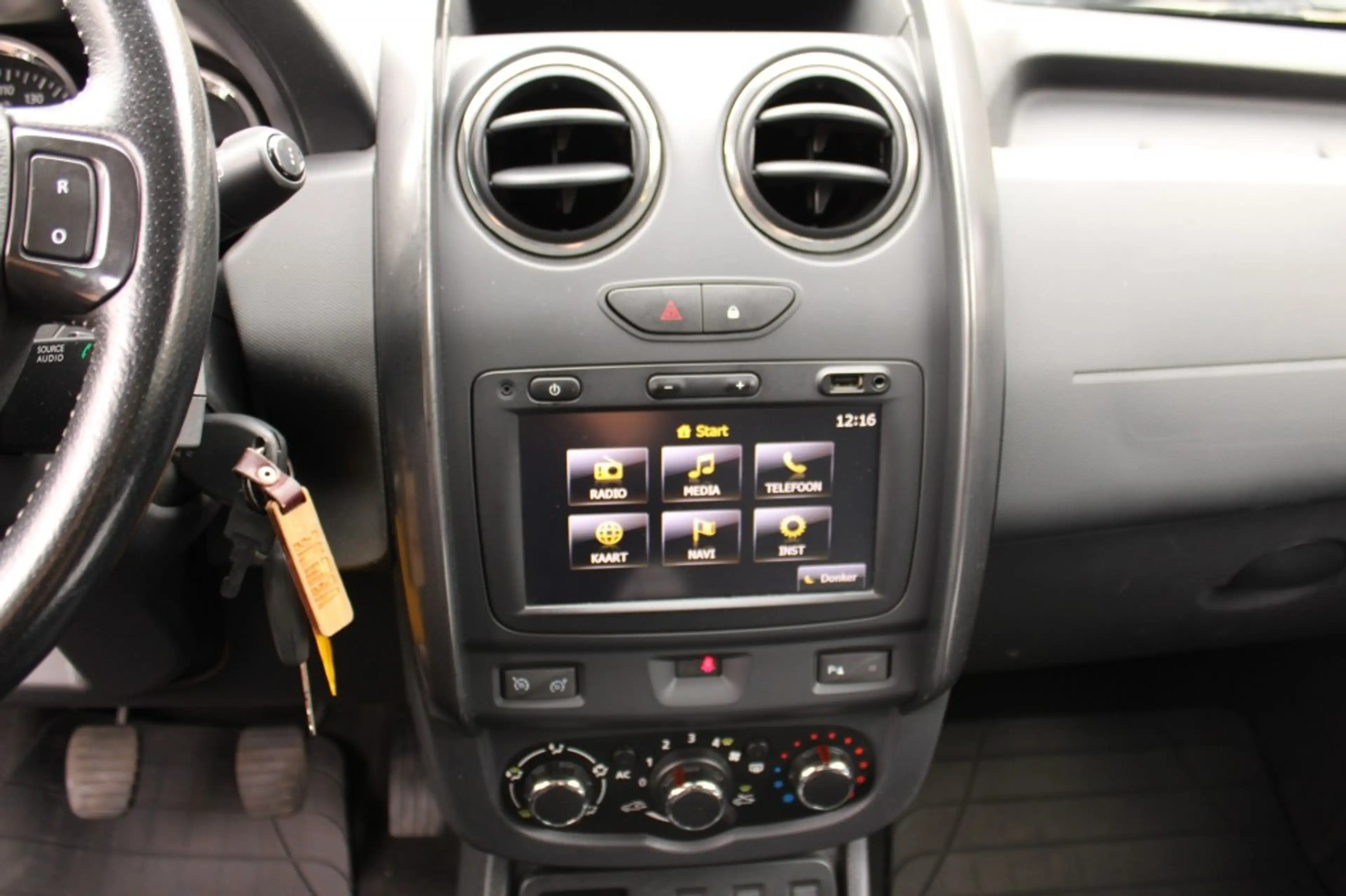 Dacia Duster 1.2 TCe 125pk 4x2 Prestige airco/cruise/navi/trekh — photo 6