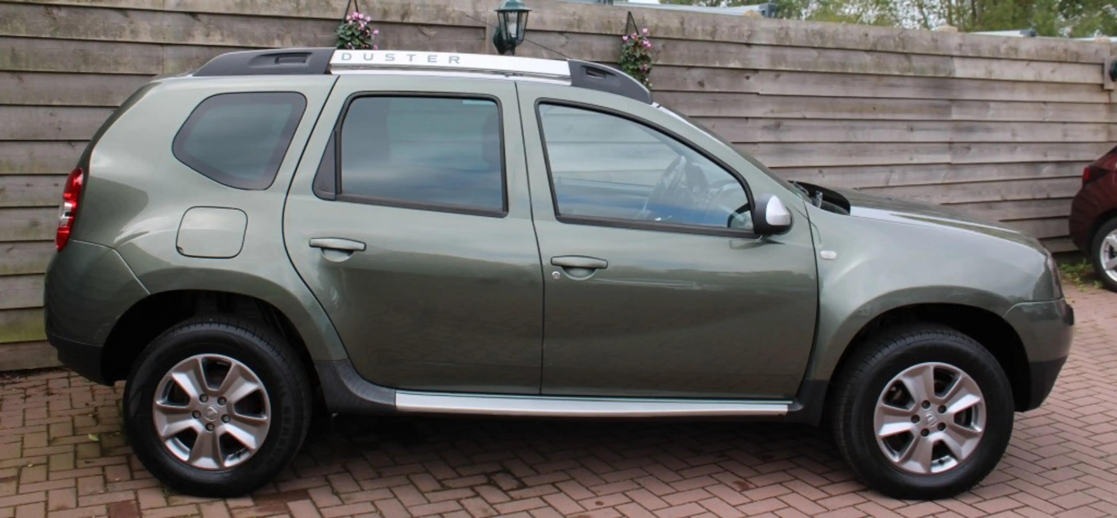 Dacia Duster 1.2 TCe 125pk 4x2 Prestige airco/cruise/navi/trekh — photo 15