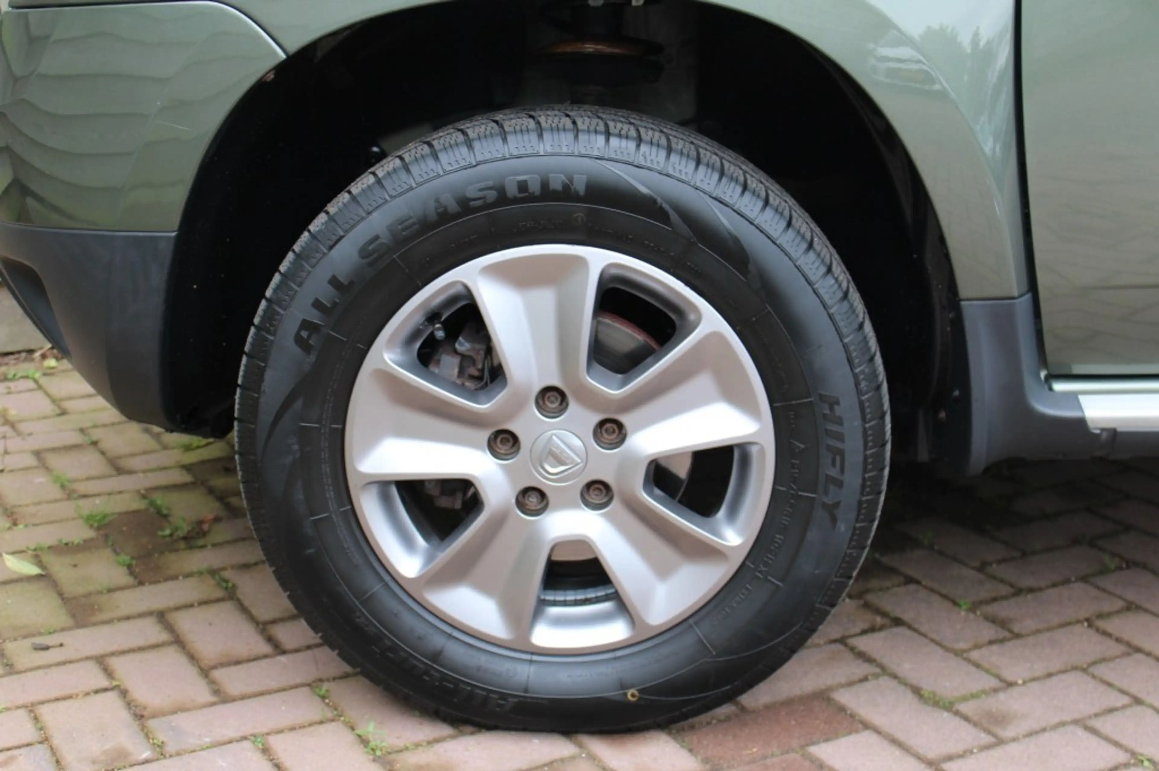 Dacia Duster 1.2 TCe 125pk 4x2 Prestige airco/cruise/navi/trekh — photo 19