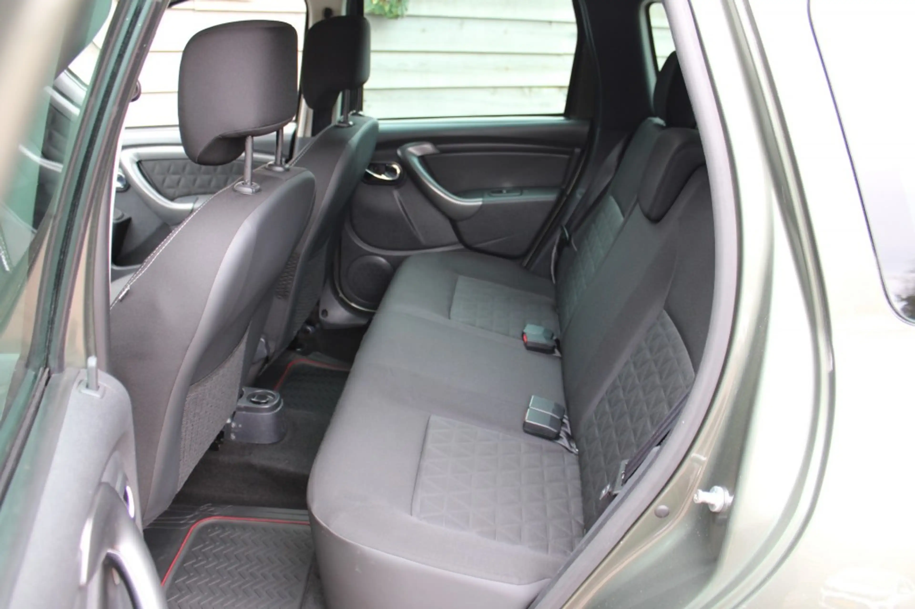 Dacia Duster 1.2 TCe 125pk 4x2 Prestige airco/cruise/navi/trekh — photo 12
