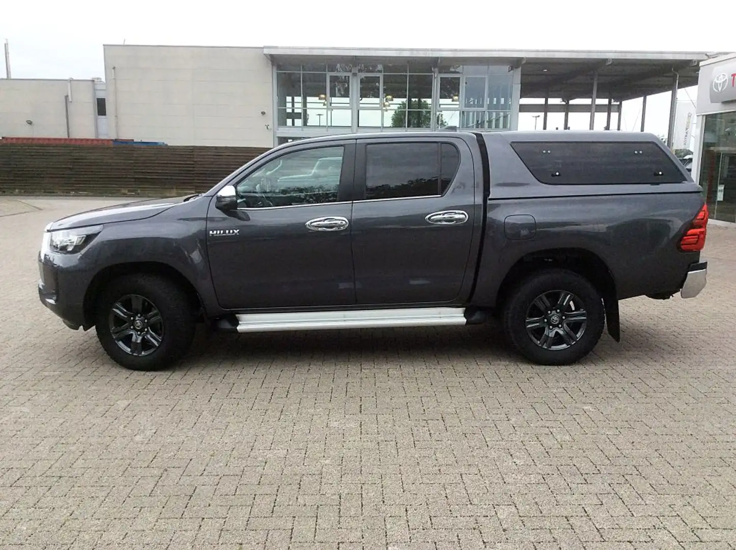Toyota Hilux 4x4 Double Cab Autm. Comfort Gris - 2