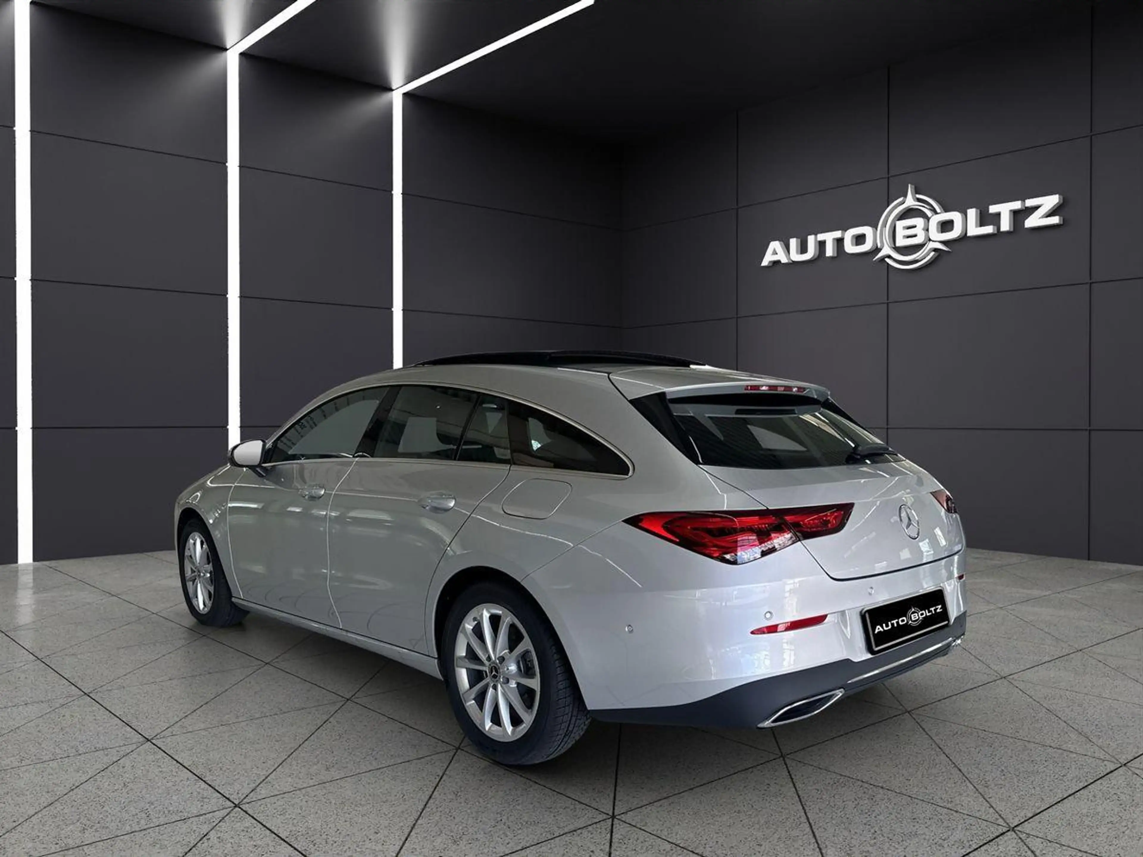 Mercedes-Benz CLA 180 Progr. MBUX Pano AHK — photo 4