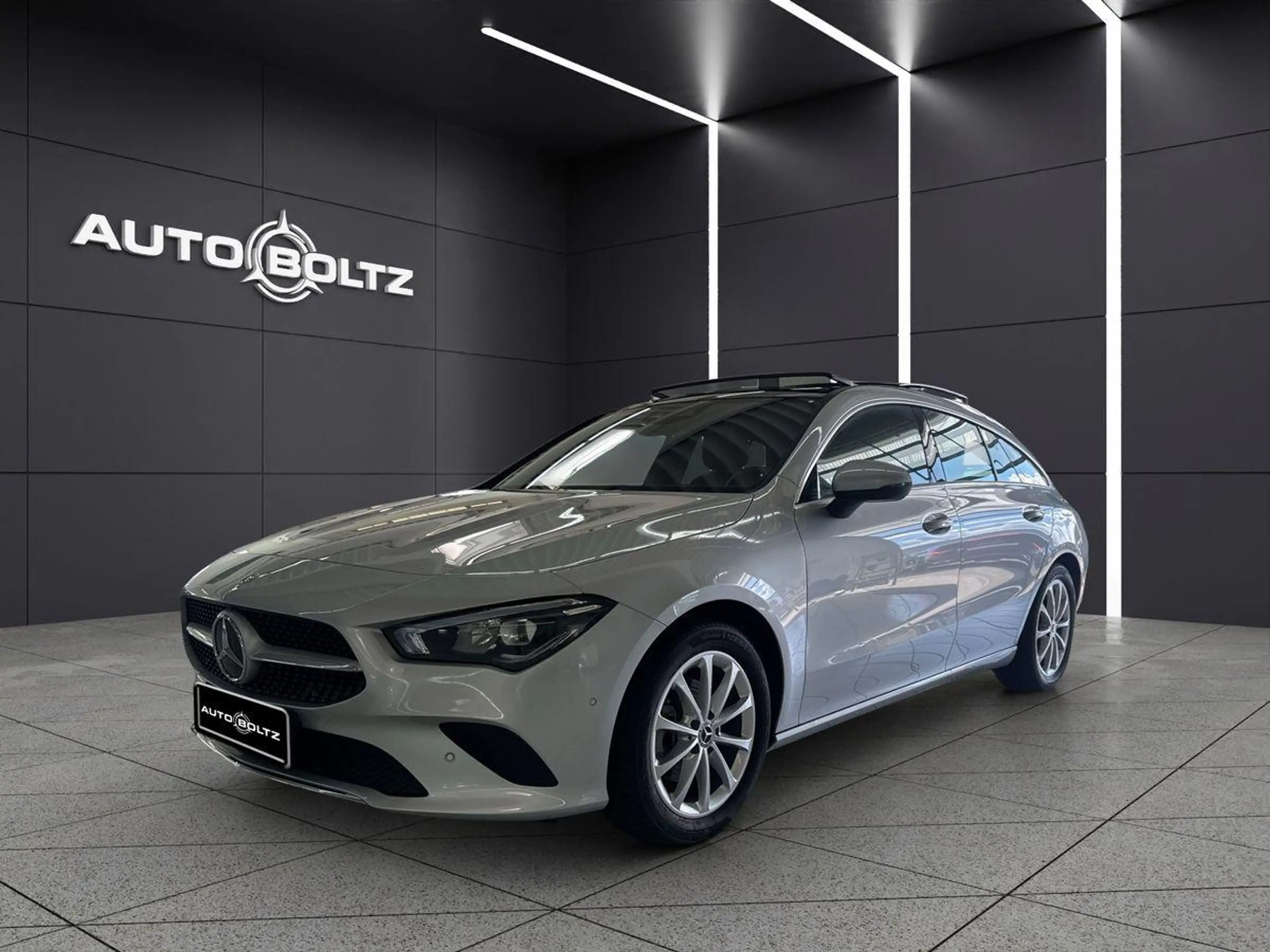 Mercedes-Benz CLA 180 Progr. MBUX Pano AHK