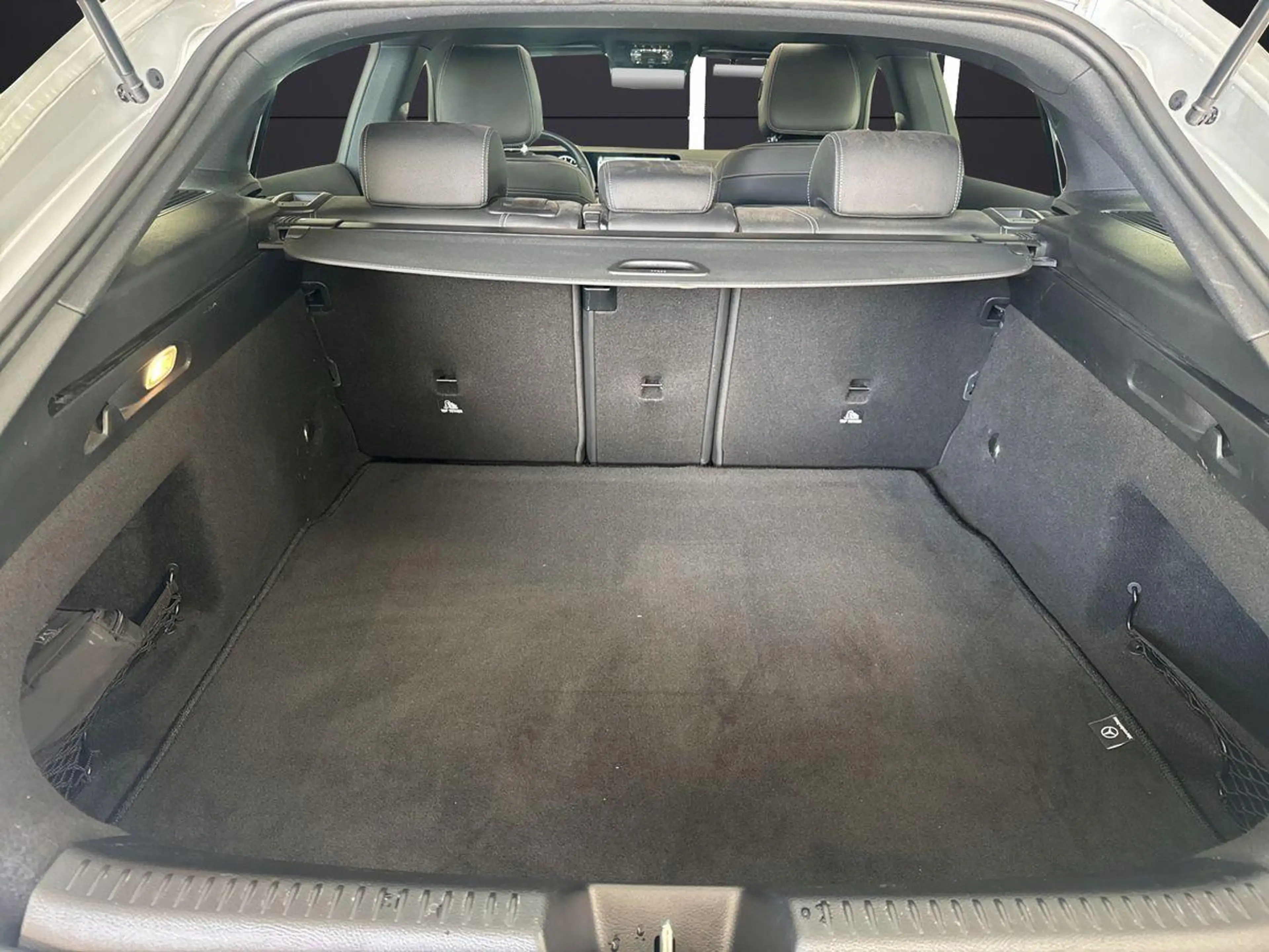 Mercedes-Benz CLA 180 Progr. MBUX Pano AHK — photo 15