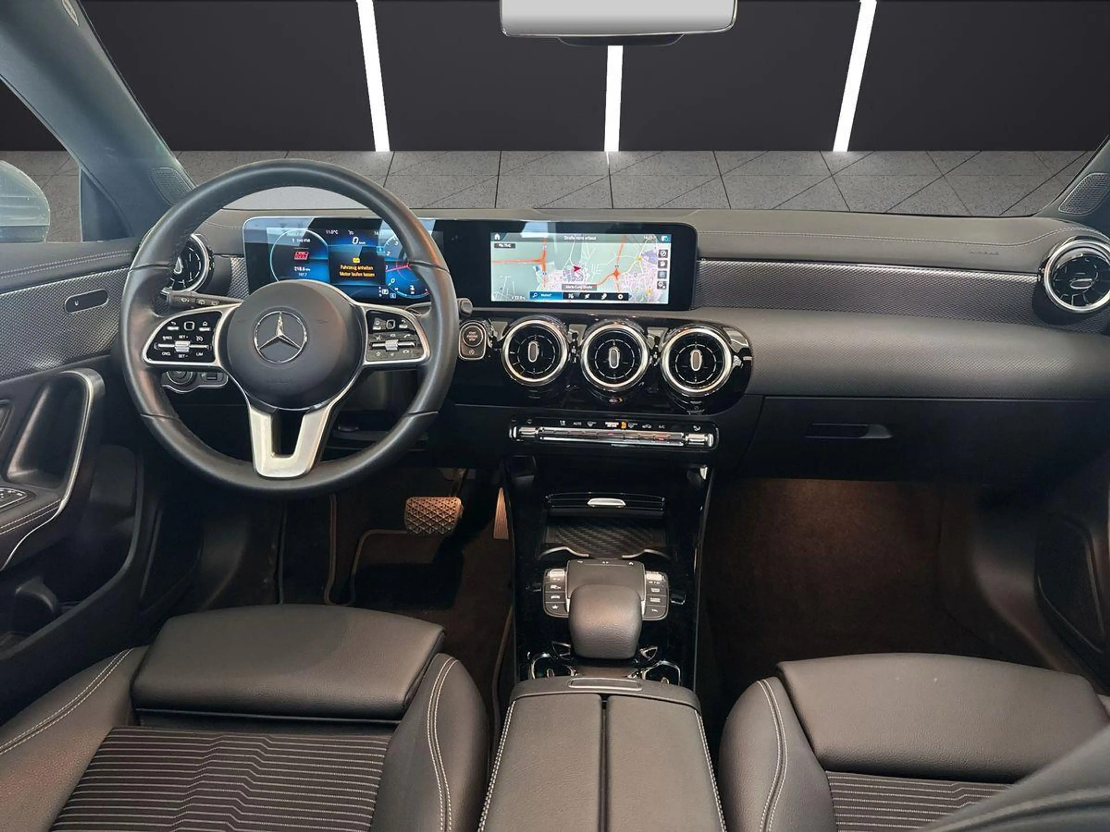 Mercedes-Benz CLA 180 Progr. MBUX Pano AHK — photo 10