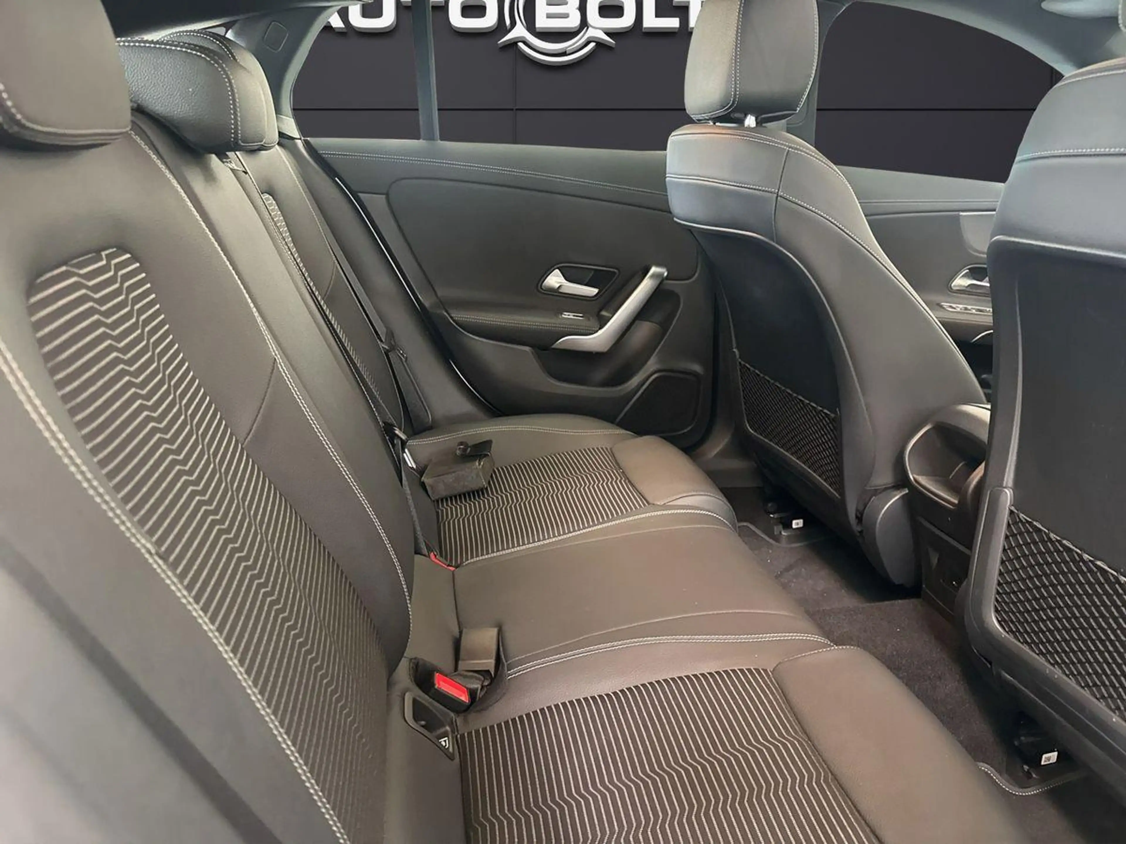 Mercedes-Benz CLA 180 Progr. MBUX Pano AHK — photo 14