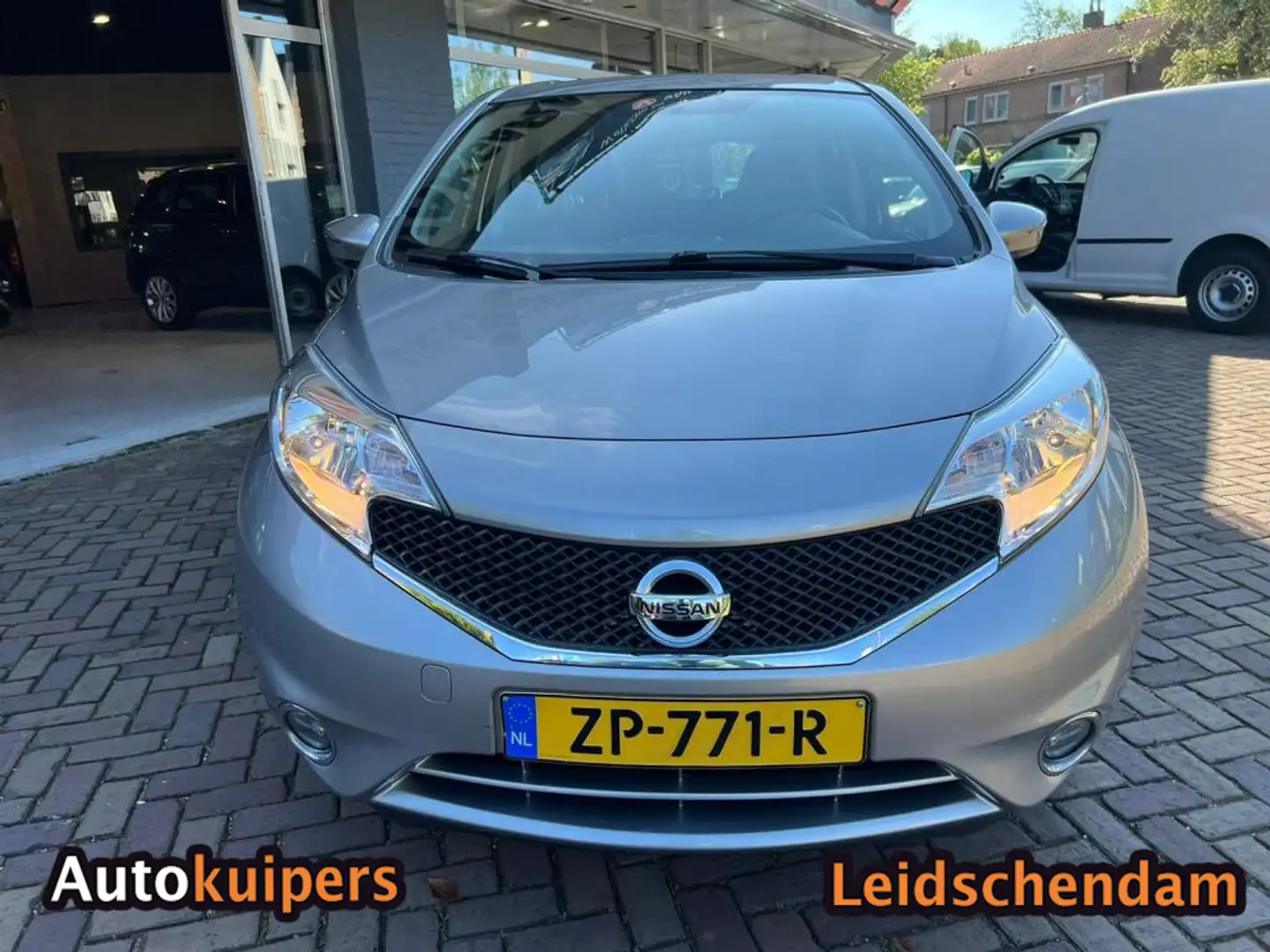 Nissan Note 1.2 DIG-S Connect Edition Grijs - 2