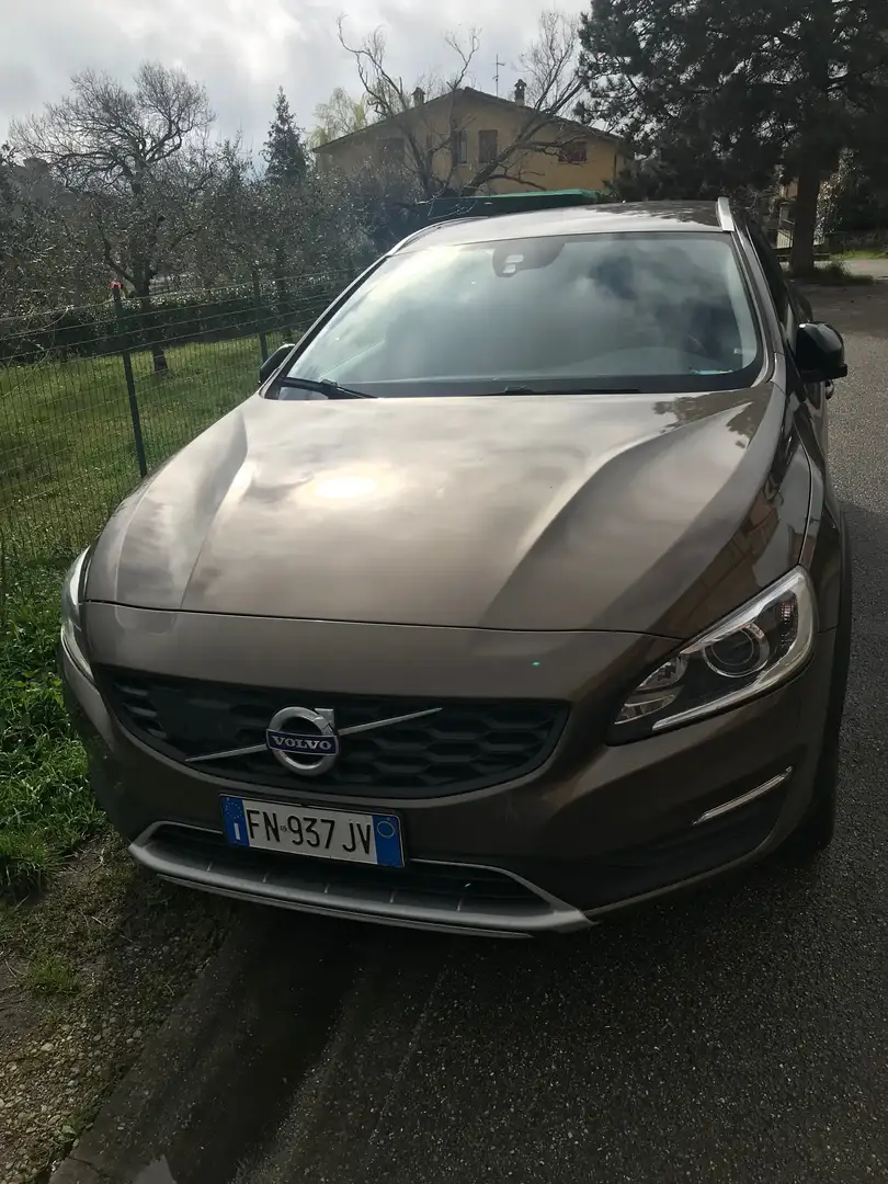 Volvo V60 Cross Country V60 I 2014 Cross Country 2.0 d3 geartronic Bronce - 1
