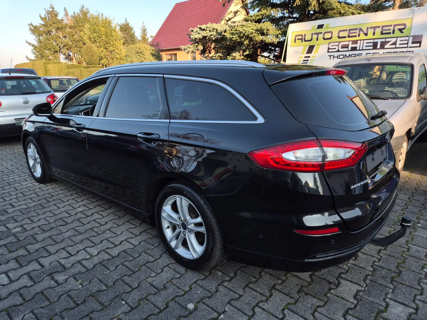 Ford Mondeo Titanium *LED*PANO*NAVI*DAB*Sitzheizg.Vo+Hi*AHK* Noir - 2