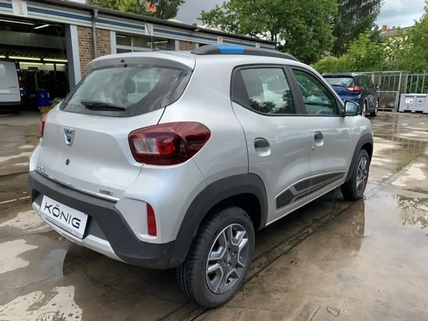 Dacia Spring Business Automatik Klima*Navi*Rückfahrcam Silber - 2