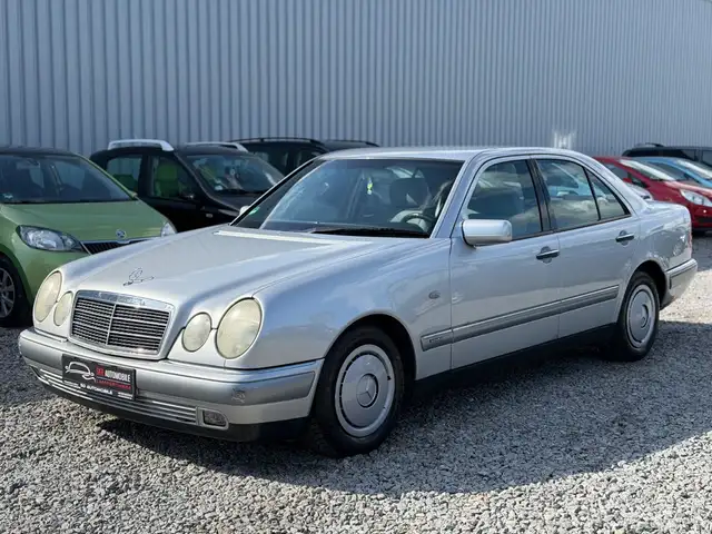 Mercedes-Benz E 230 ELEGANCE/AUTOMATIK/KLIMA/ZNTRL/