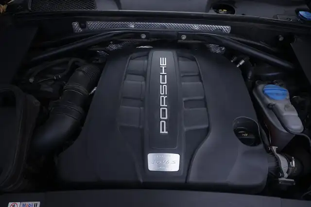 Porsche Macan view 20