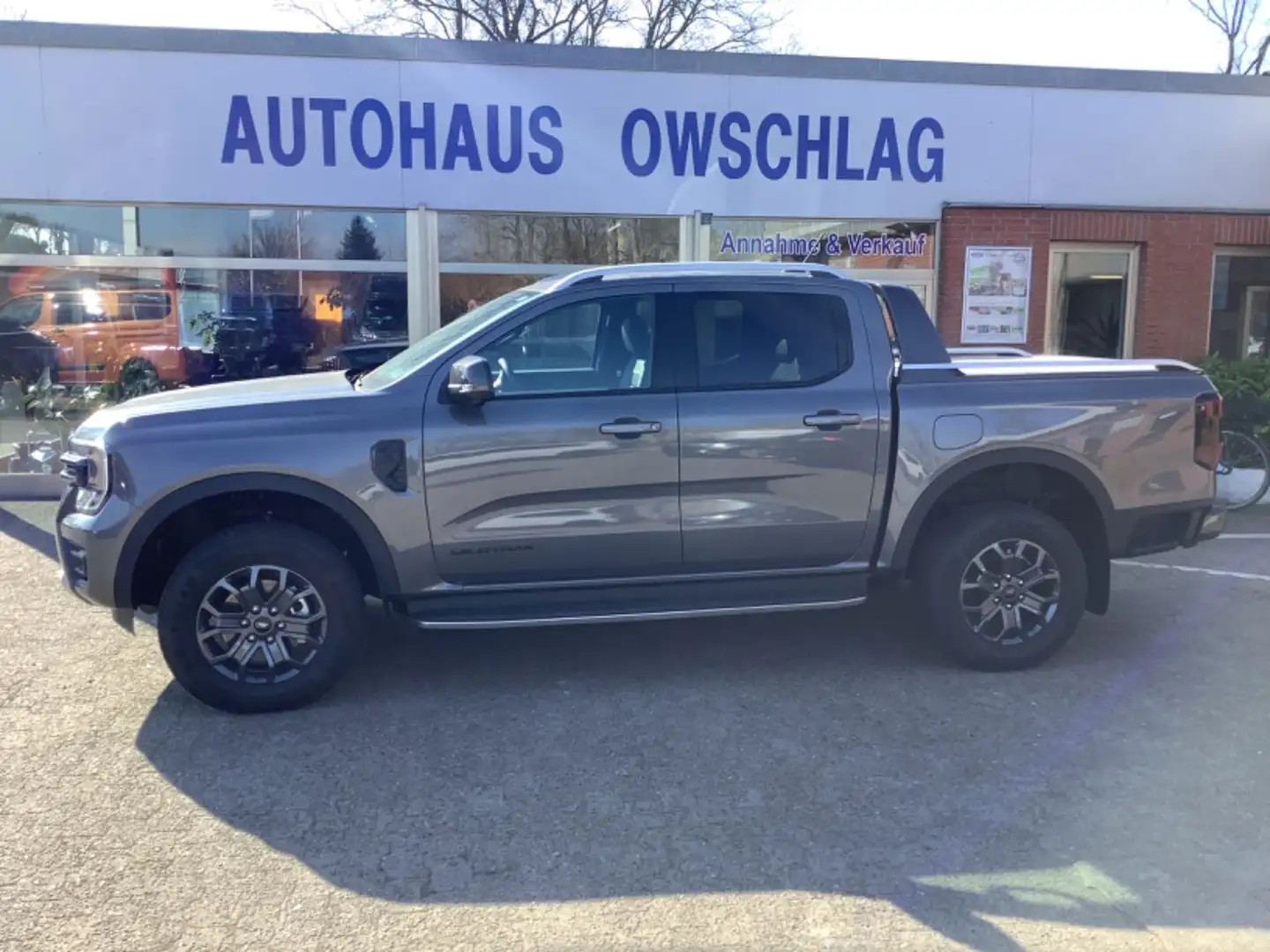 Ford Ranger Wildtrak e-4WD Doppelkabine V6 Gris - 2