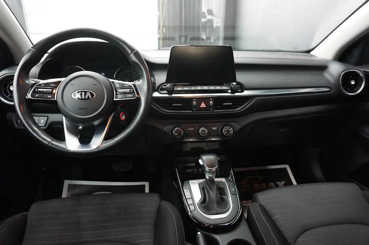 Kia Forte снимка Kia Forte
