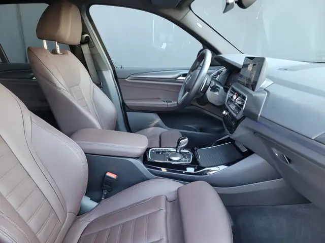 BMW X3 view 10