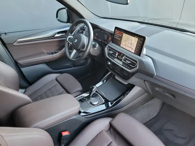 BMW X3 view 11