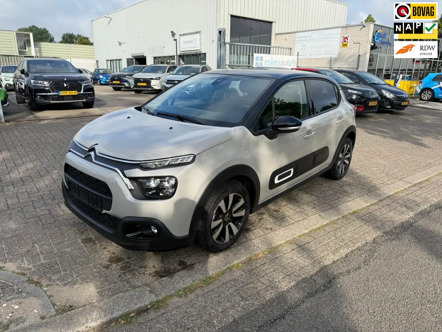 Citroen C3 1.2 PureTech Feel, Facelift, Navi, 12 mnd garantie Beige - 1