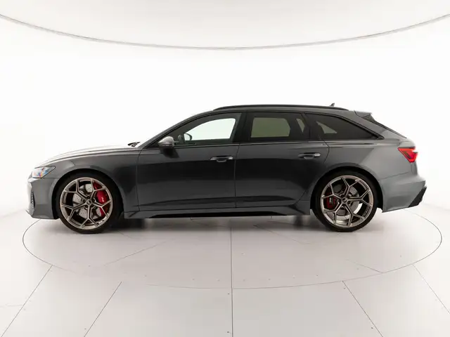 Audi RS6 Avant view 2