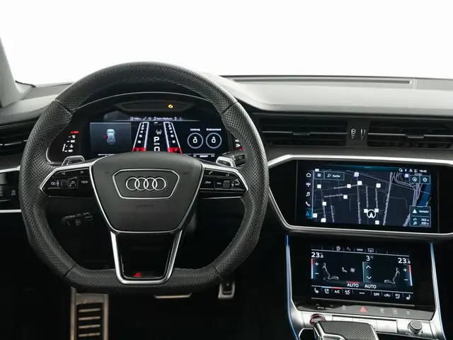 Audi RS6 Avant view 8