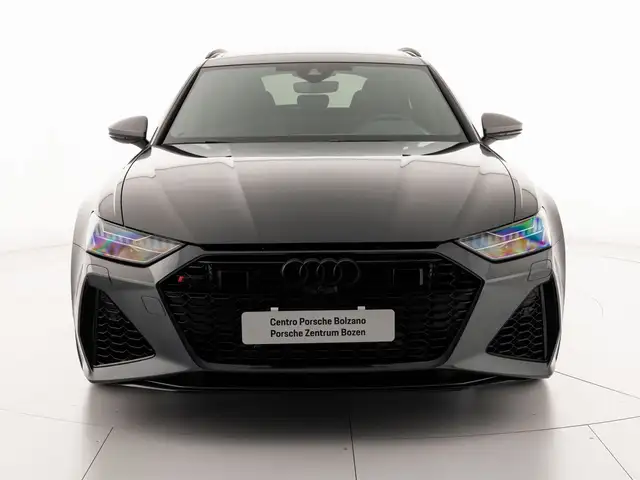 Audi RS6 Avant view 4