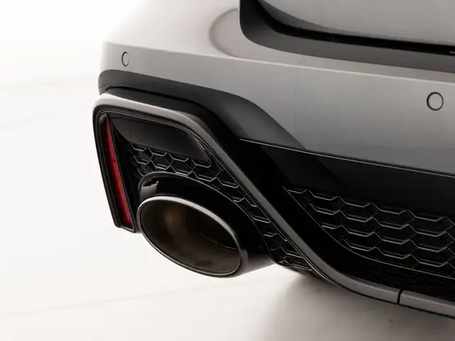 Audi RS6 Avant view 12