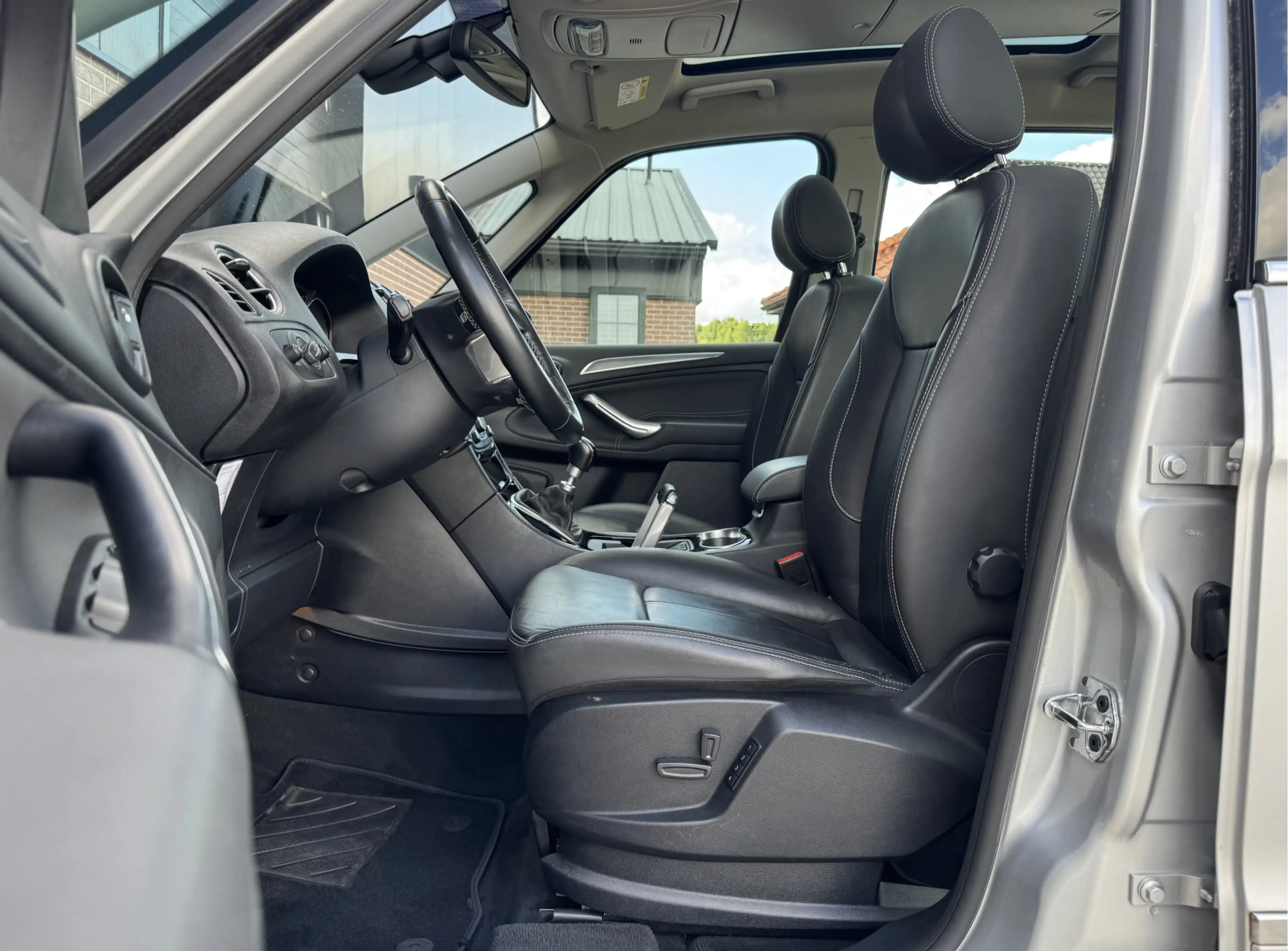 Ford Galaxy 1.6 SCTI PLATINUM | NL-AUTO! | LEDER! | PANODAK! — photo 28