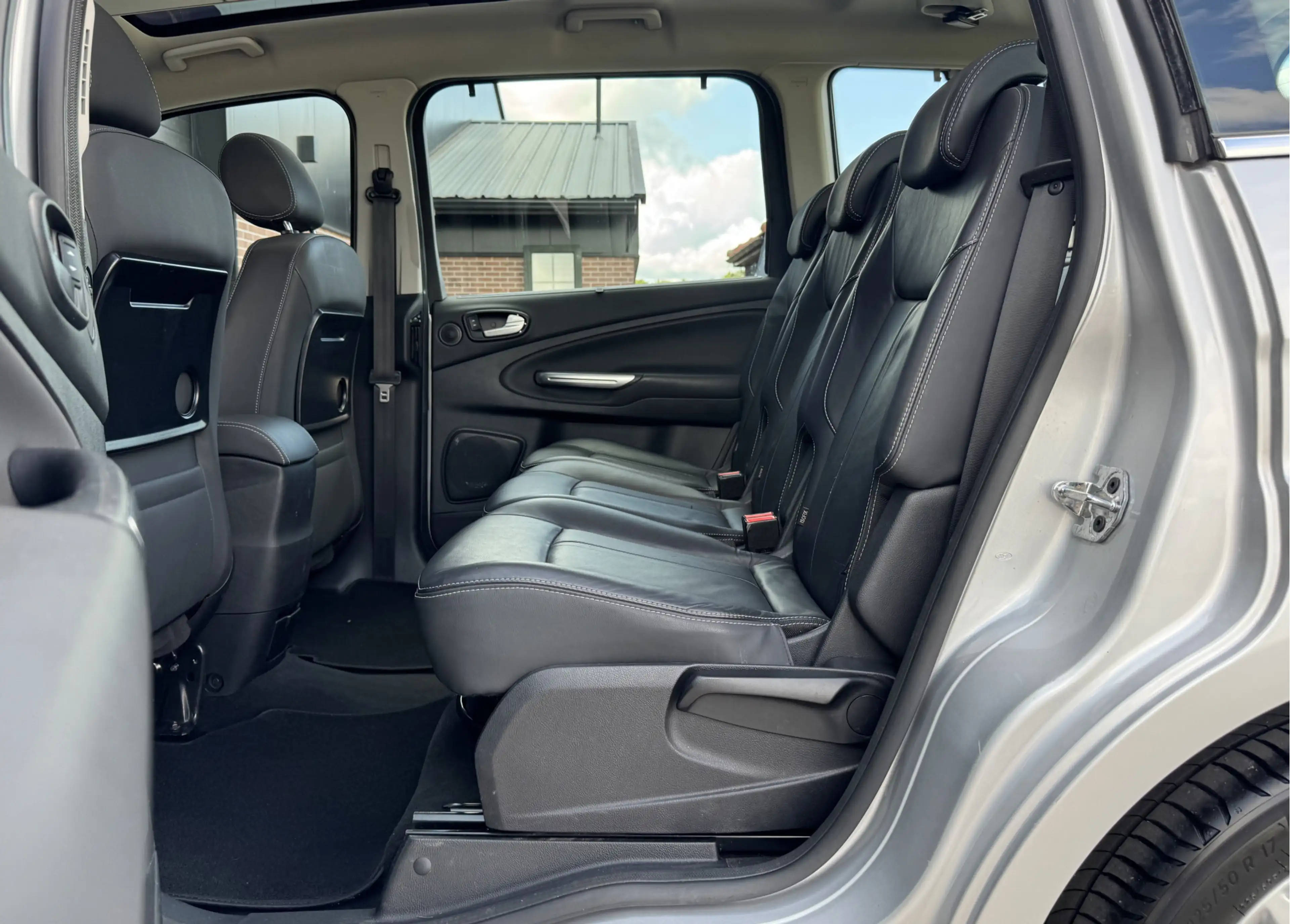 Ford Galaxy 1.6 SCTI PLATINUM | NL-AUTO! | LEDER! | PANODAK! — photo 30