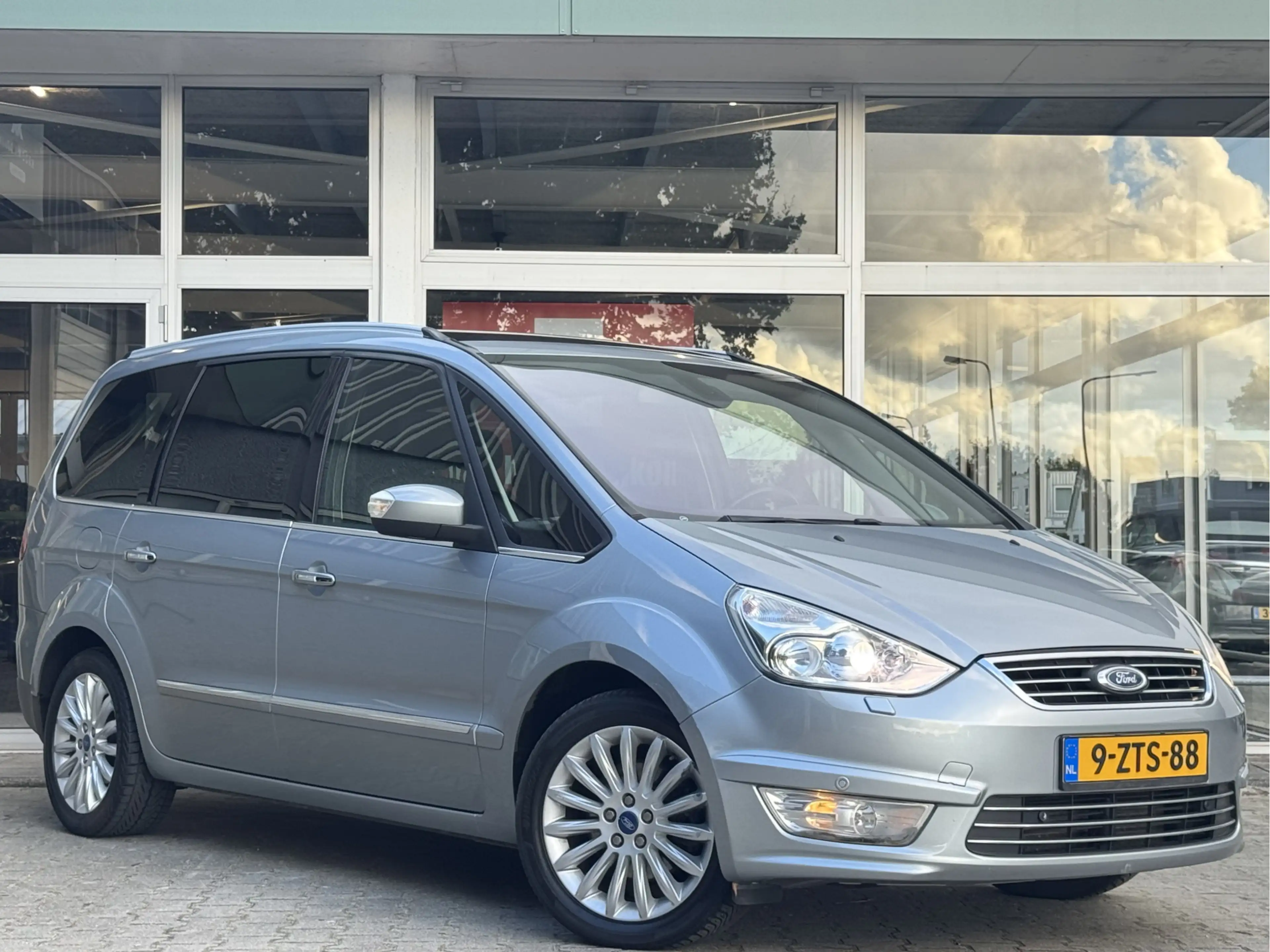 Ford Galaxy 1.6 SCTI PLATINUM | NL-AUTO! | LEDER! | PANODAK! — photo 4