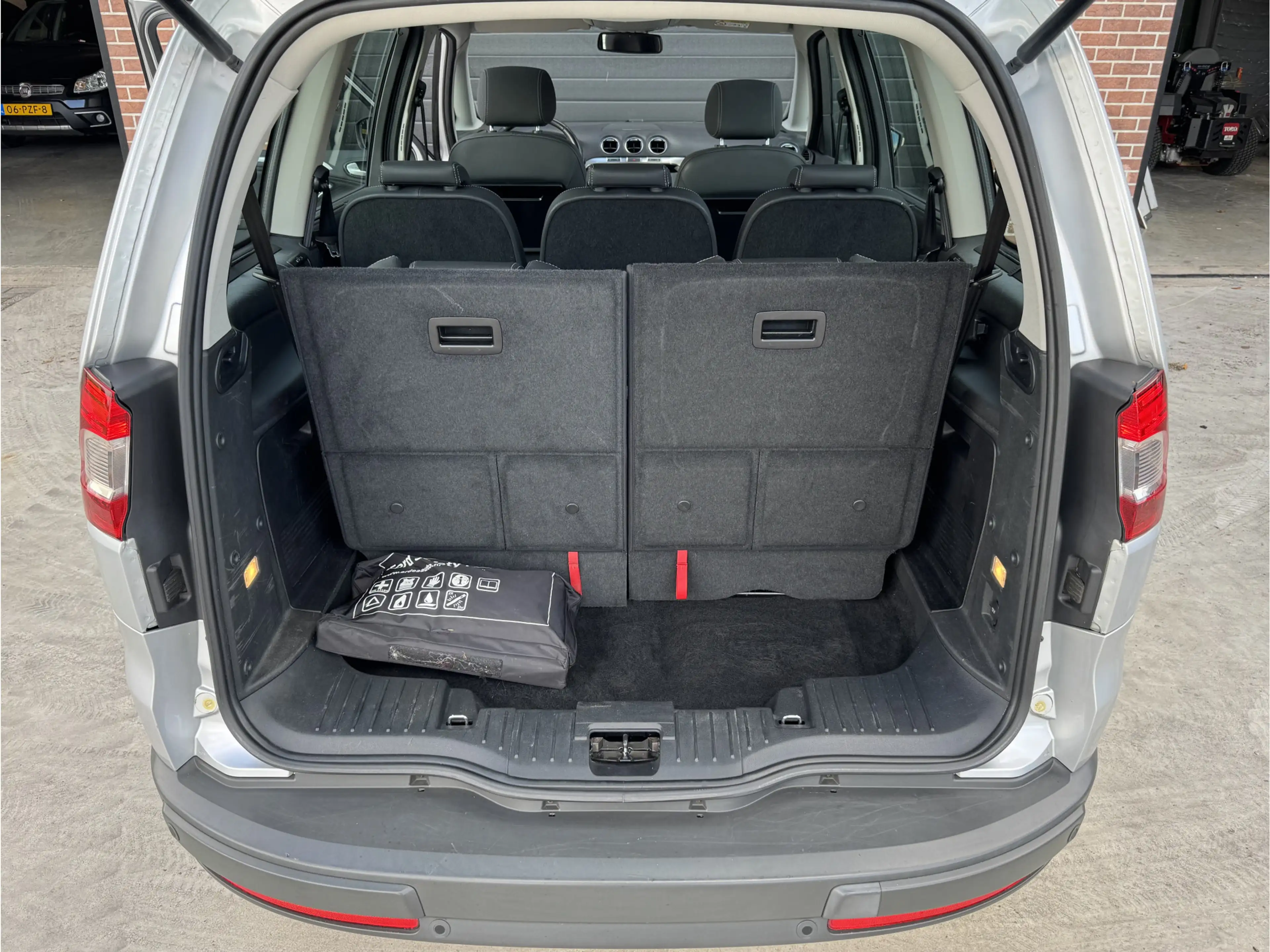 Ford Galaxy 1.6 SCTI PLATINUM | NL-AUTO! | LEDER! | PANODAK! — photo 34