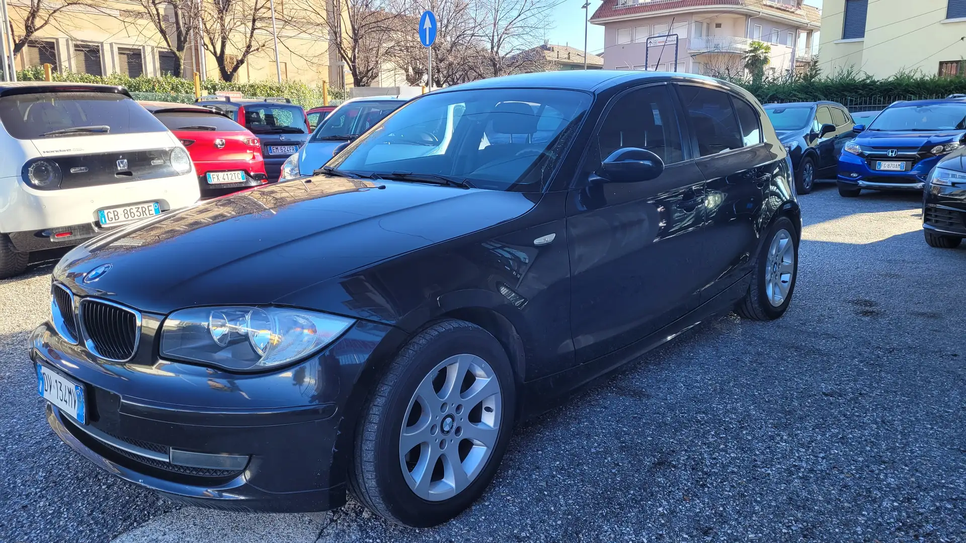 BMW 118 DIESEL EURO 5 Schwarz - 2