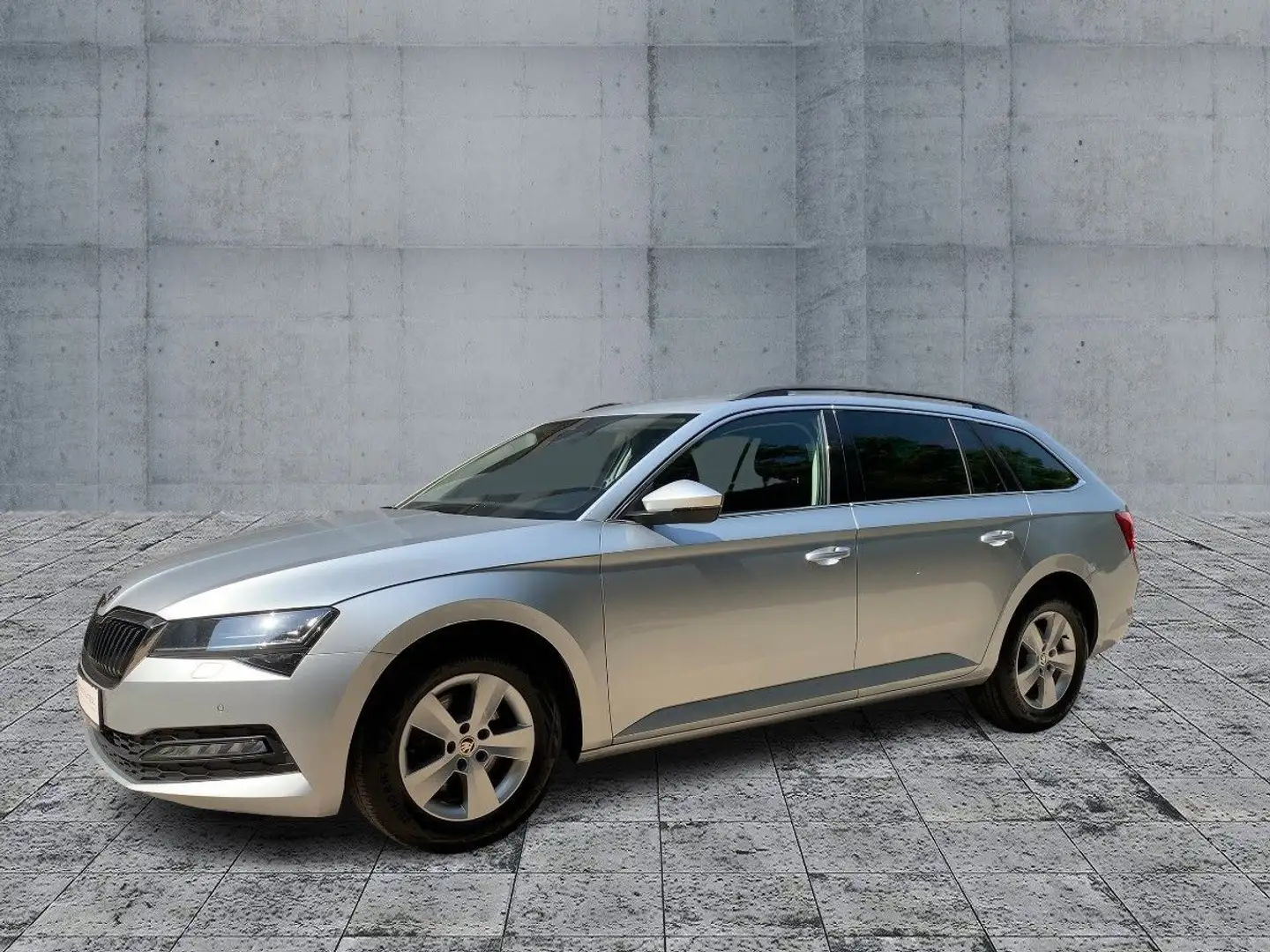 Skoda Superb Combi 2.0 TDI AMBITION MATRIX+NAV+ACC+SHZ Plateado - 2